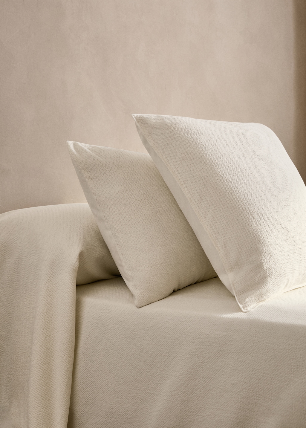 Two textured cotton percale pillowcases 50x75 cm