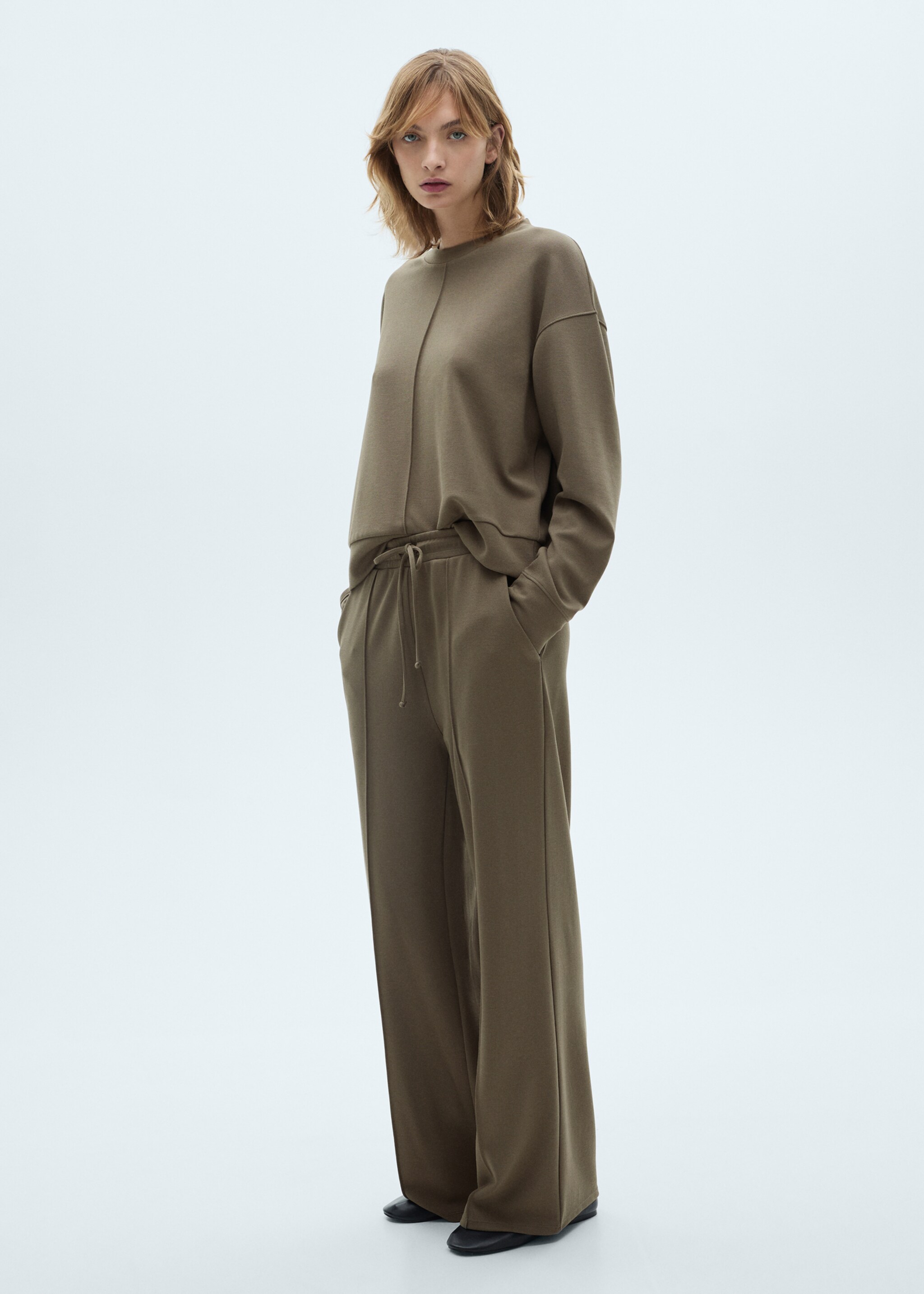 Wide-leg jogger trousers - General plane