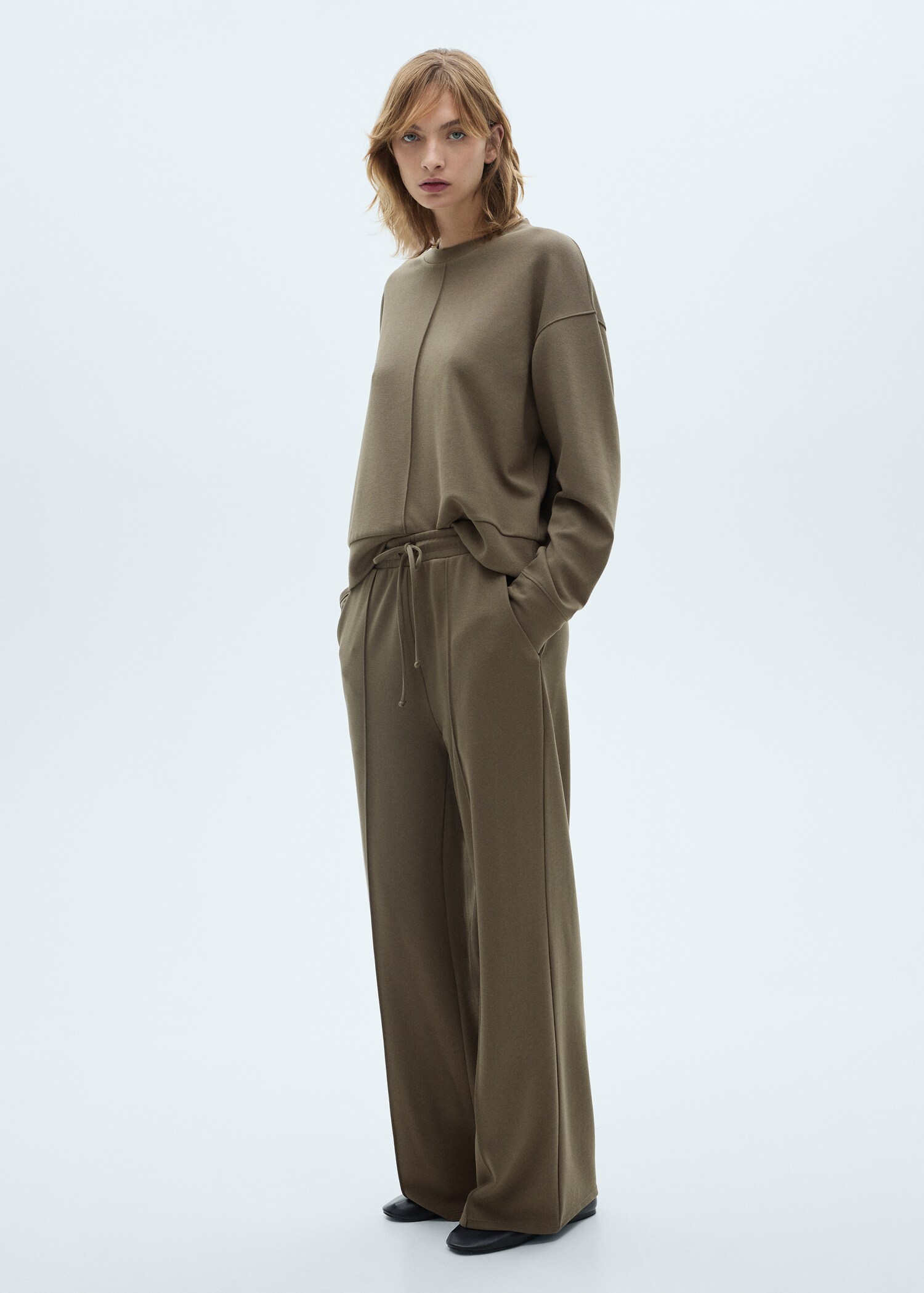 Wide-leg jogger trousers - General plane