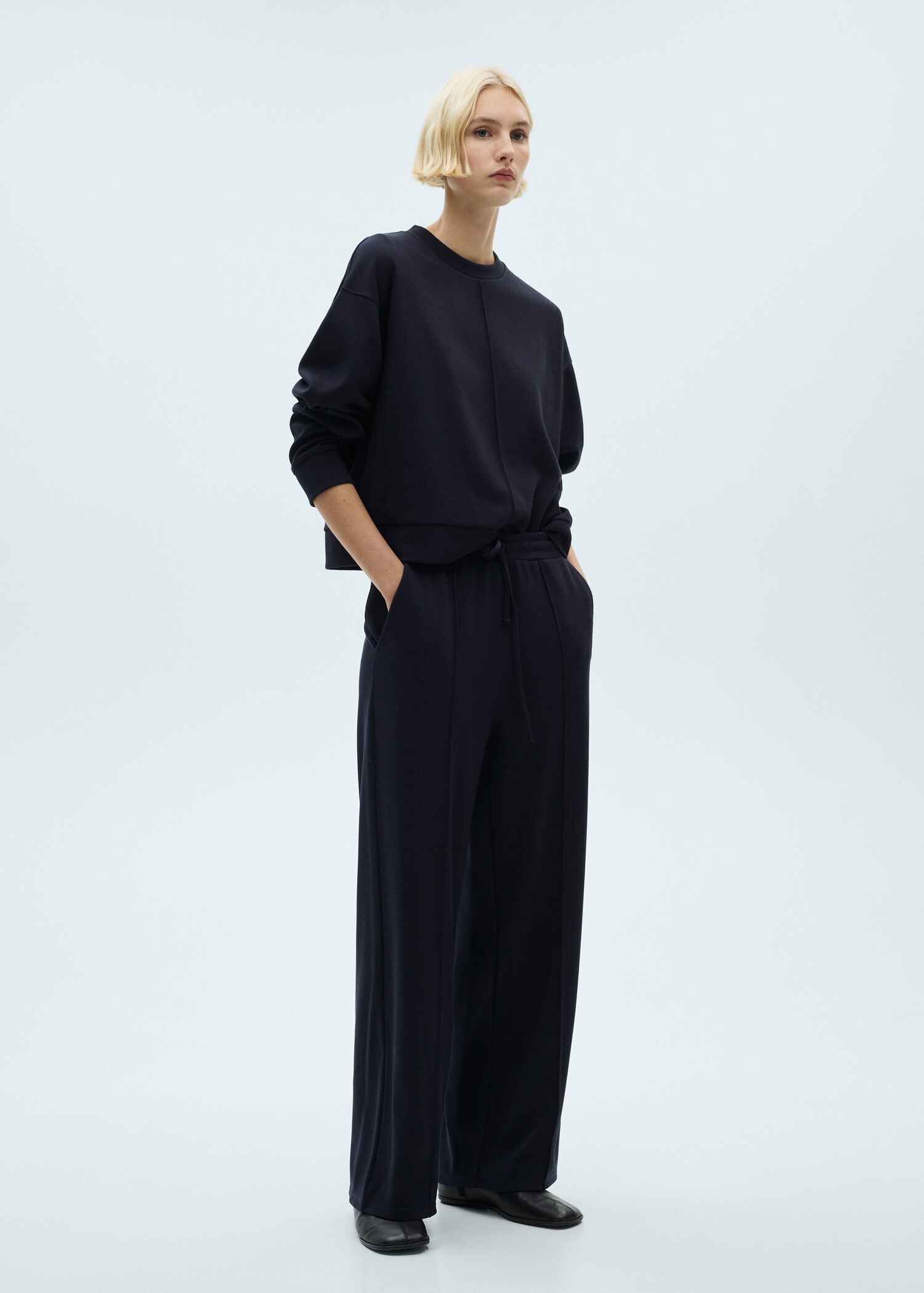 Wide-leg jogger trousers - General plane