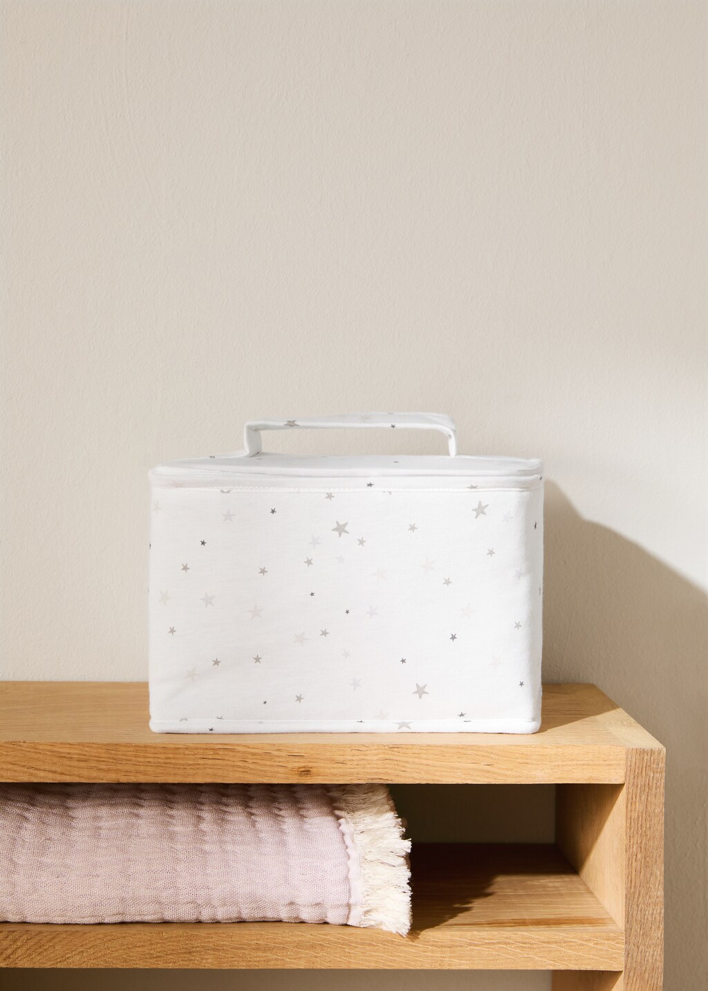 Children’s toiletry bag with star print