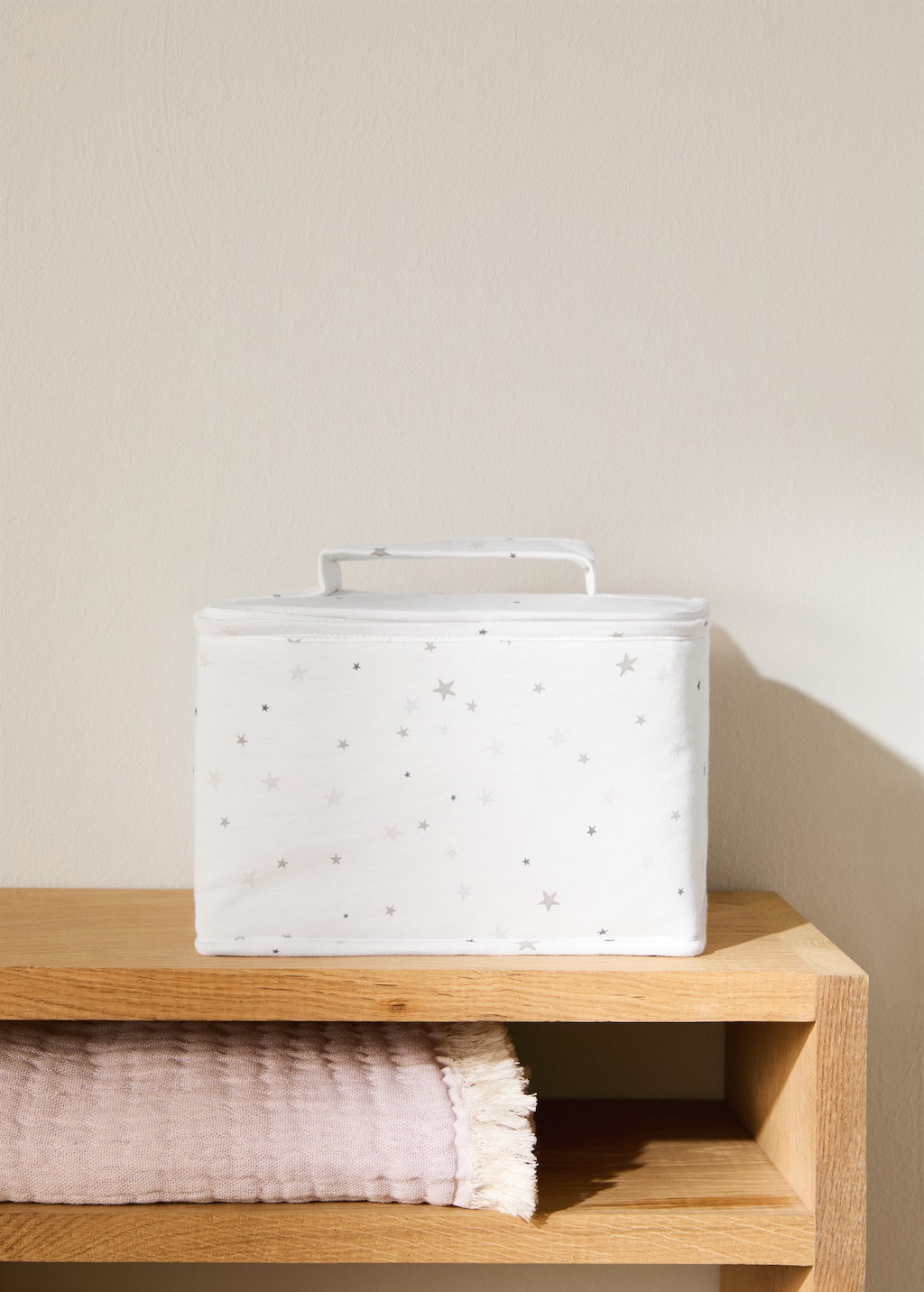 Children’s toiletry bag with star print