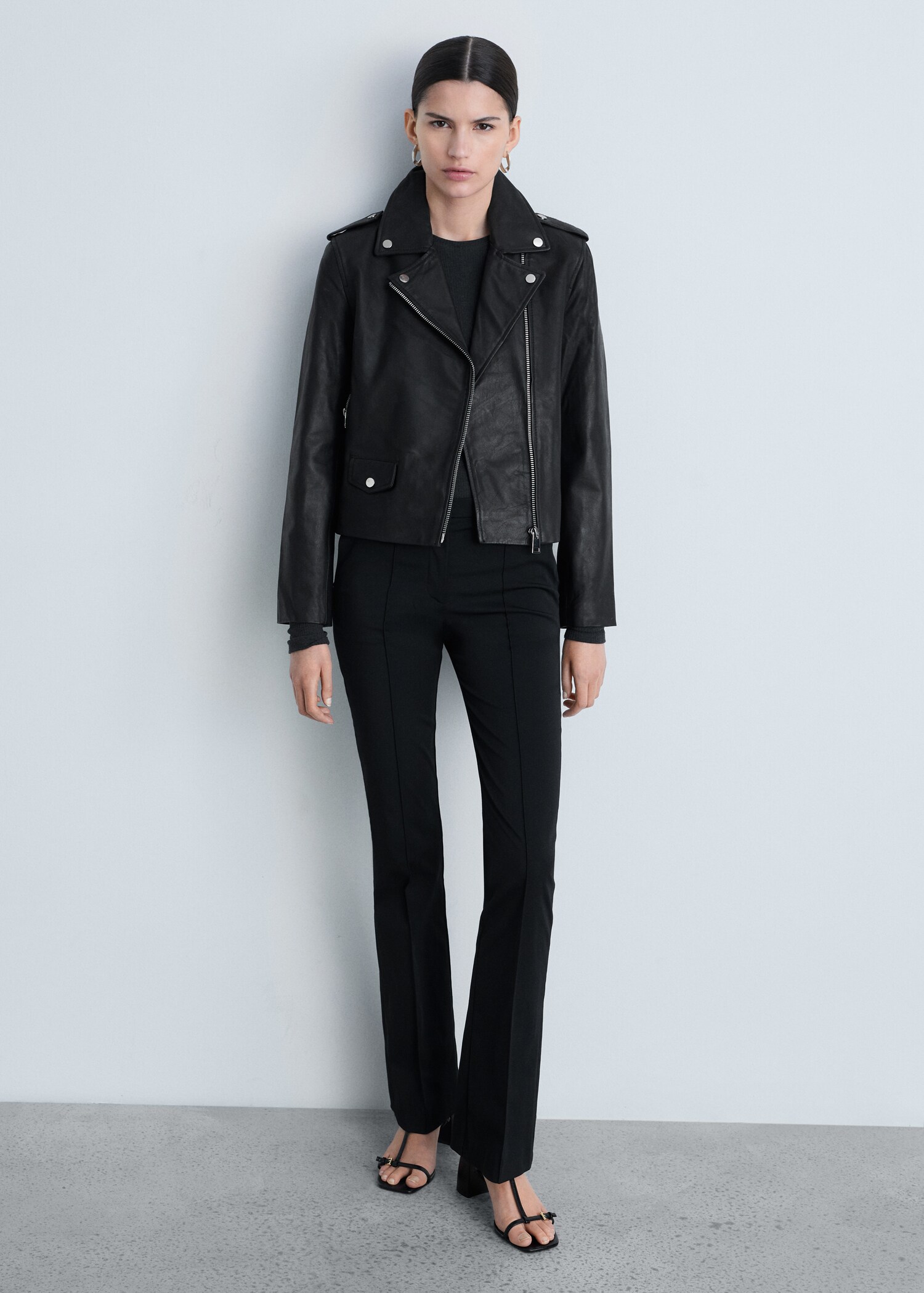 Cazadora biker piel - Plano general