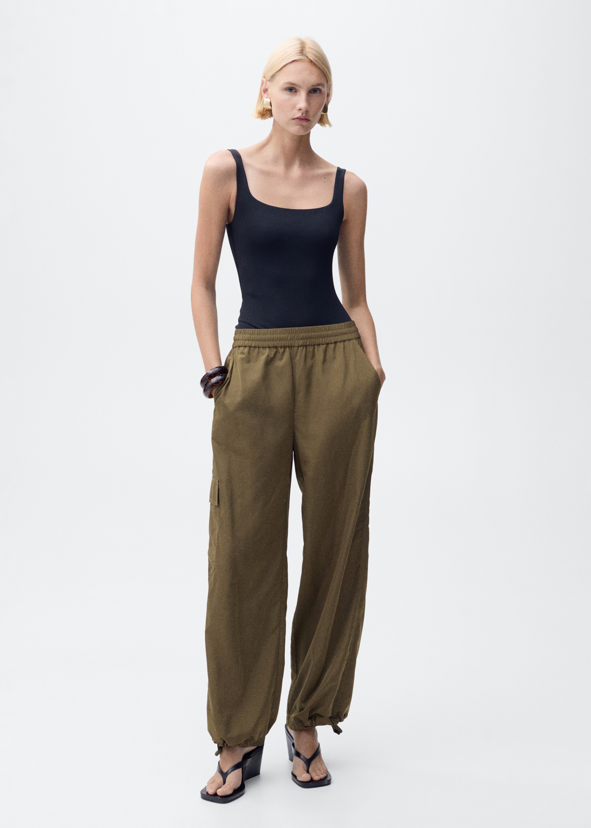 Cargo trousers with adjustable hem - General plane