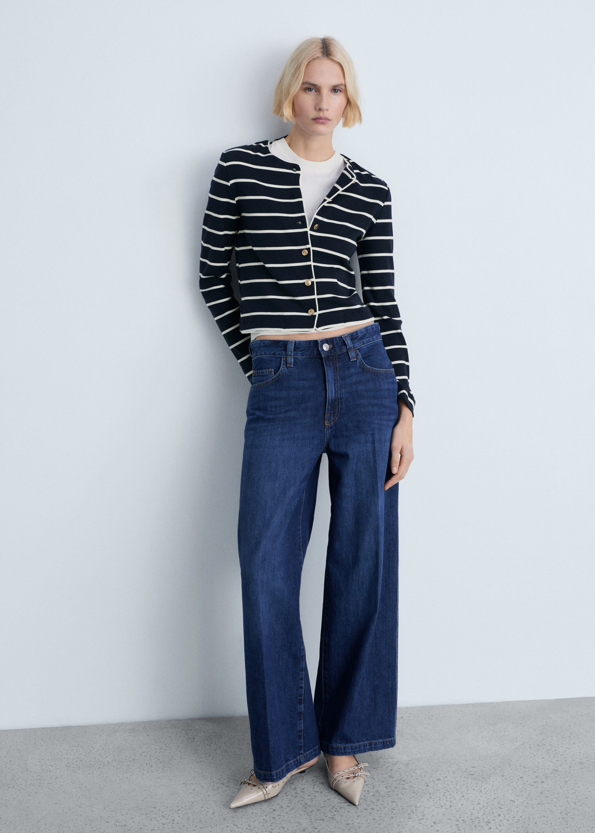 Cardigan de malha às riscas - Plano geral