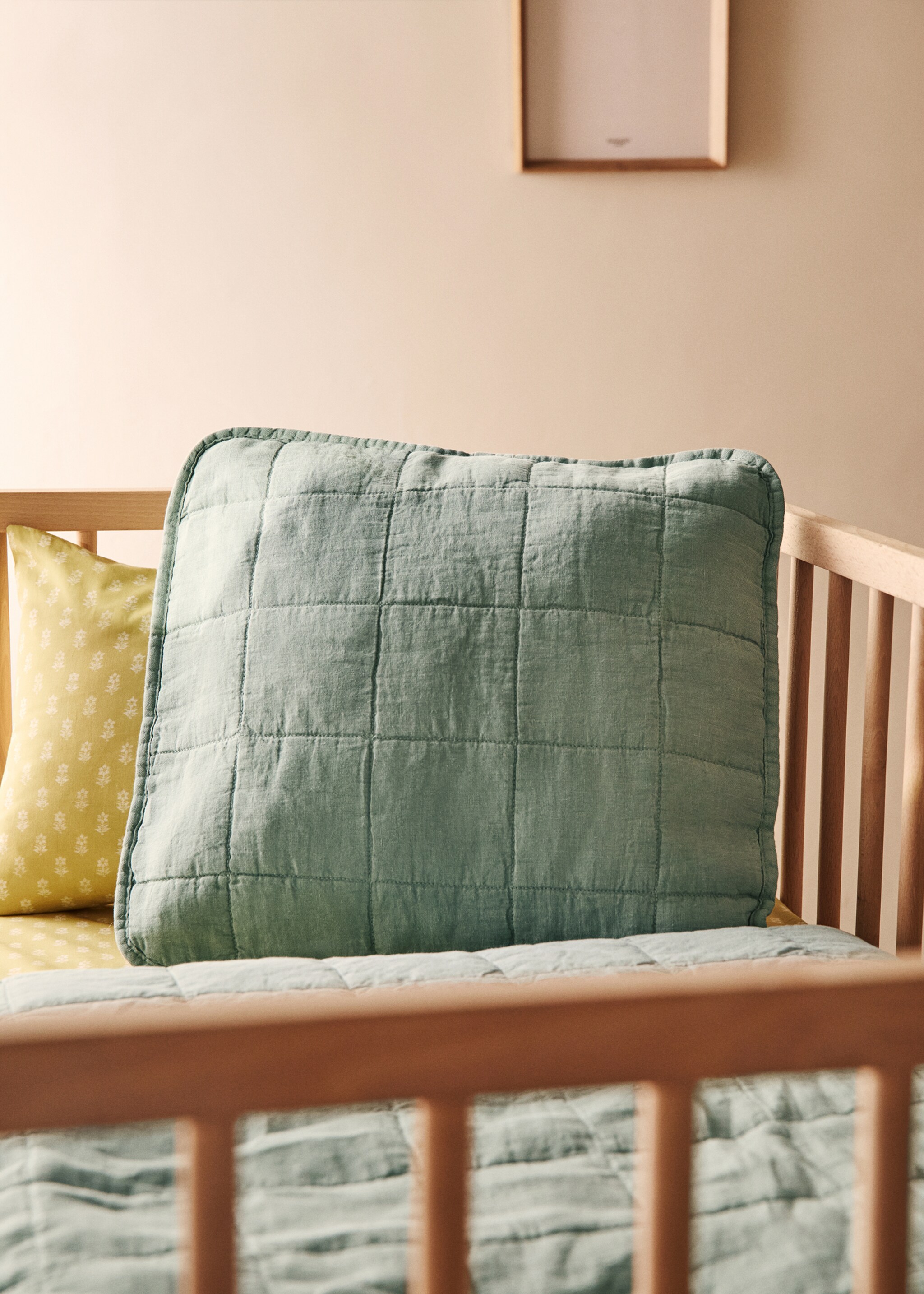 Linen-cotton garment-dyed children's bed cushion cover, 40x40 cm - General plane