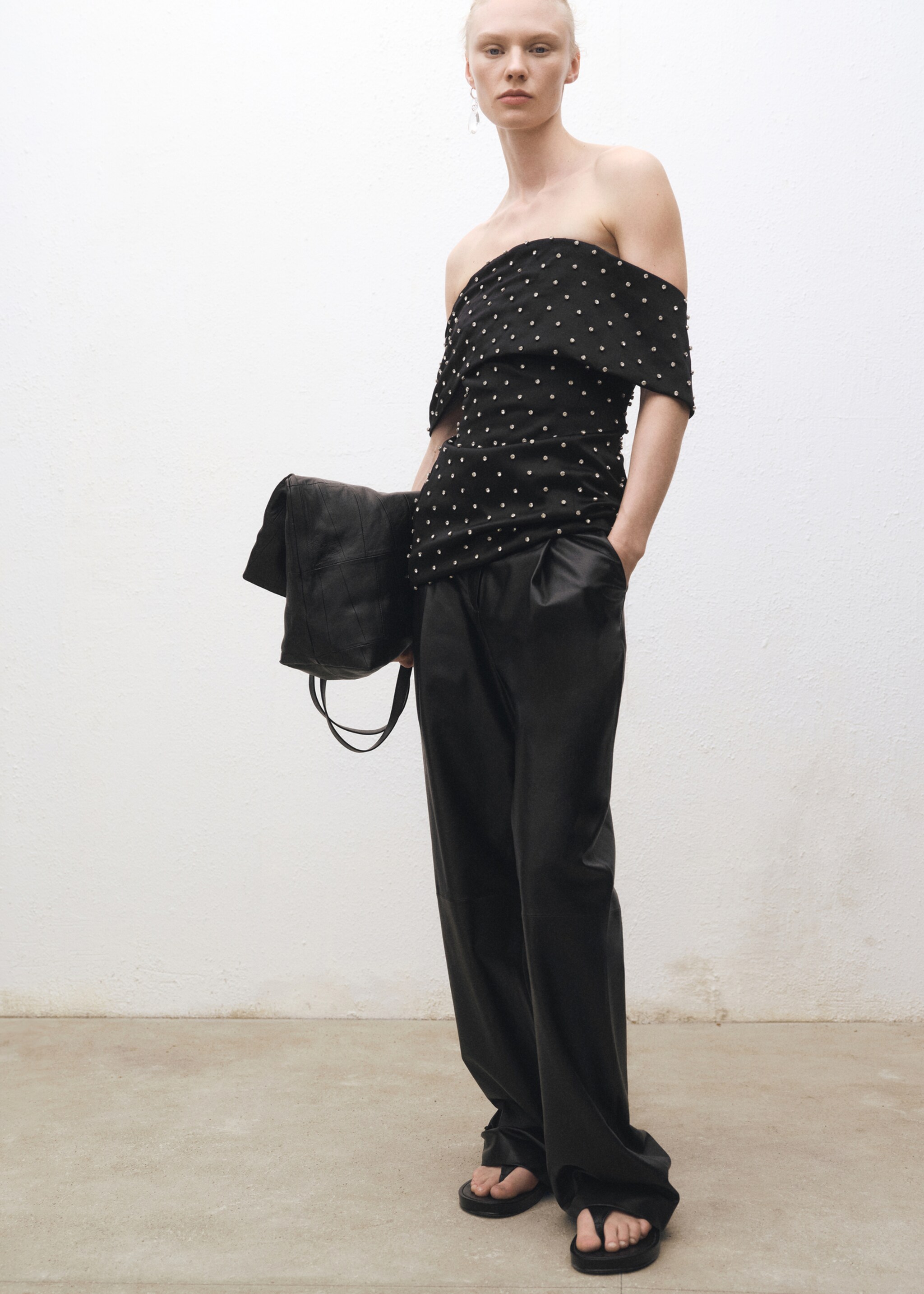 Straight leather trousers with pleat detail - General plane