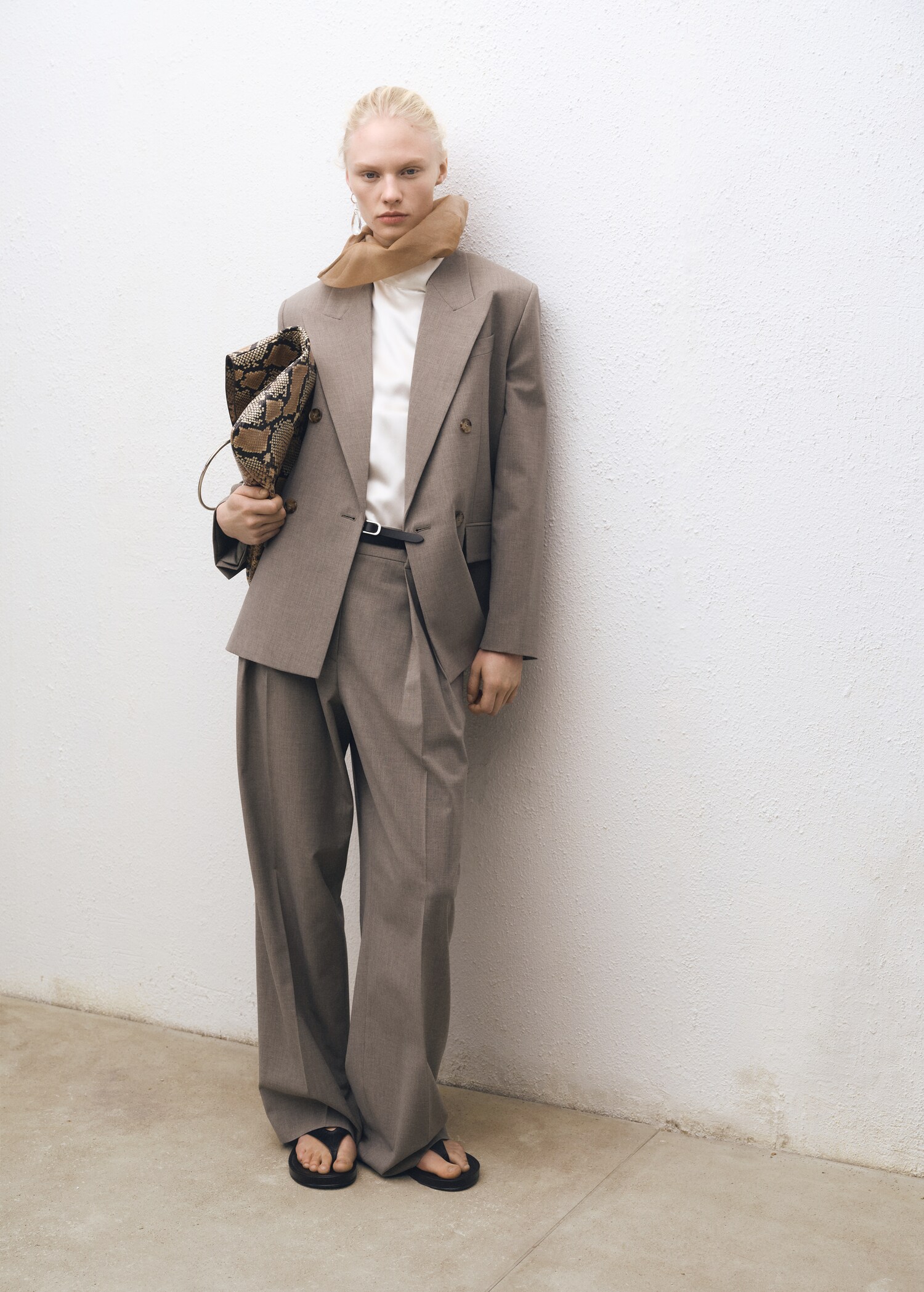 Wool-blend suit jacket - General plane