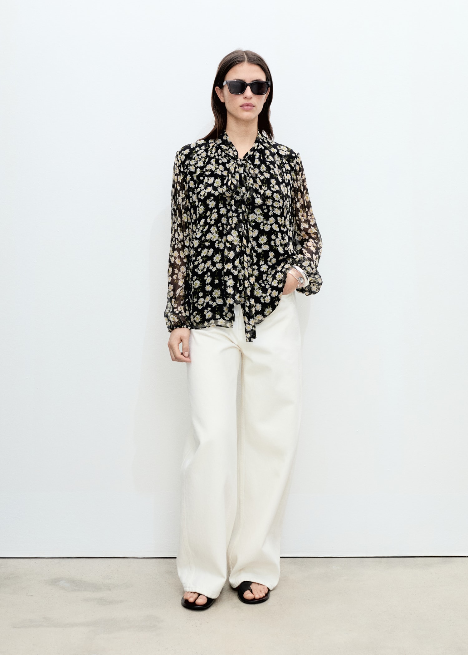 Blusa floreale fiocco - Piano generale