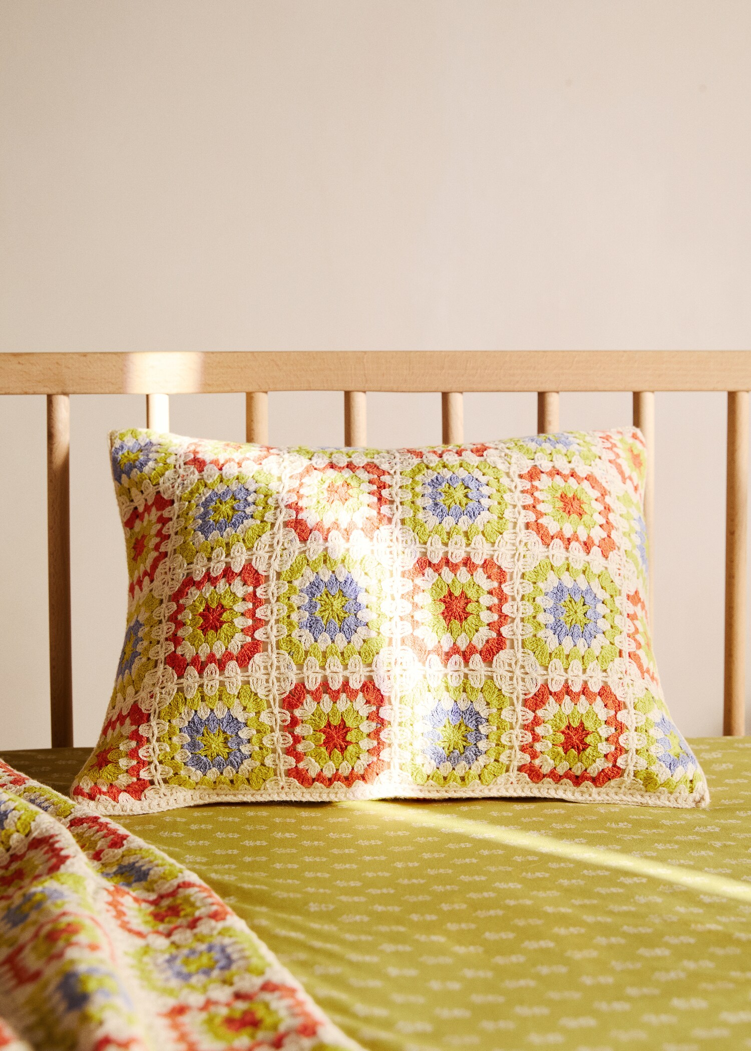 Crochet multi-coloured children's cushion cover 30x40 cm - General plane