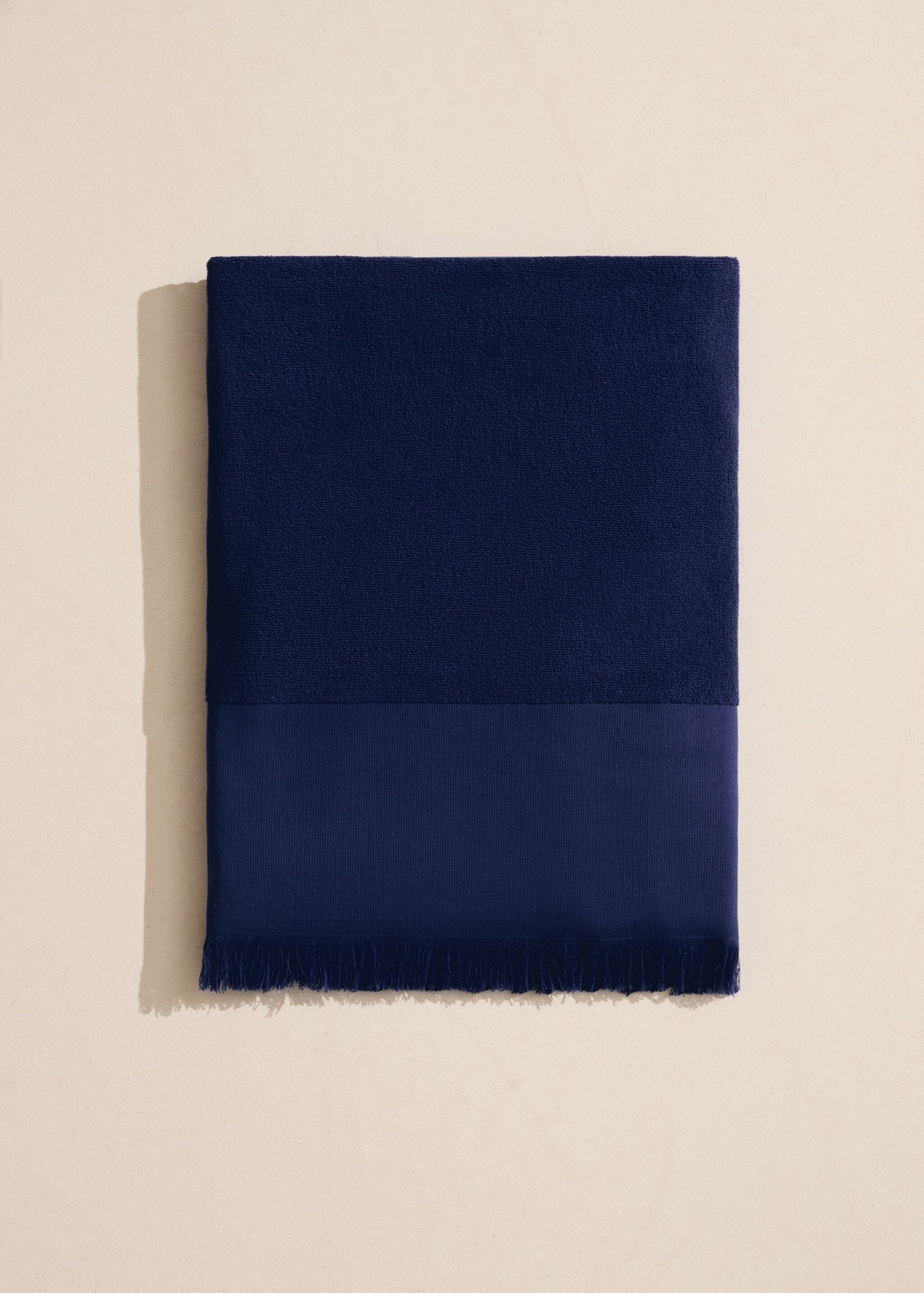 Overdyed terry beach towel with fringes - General plane