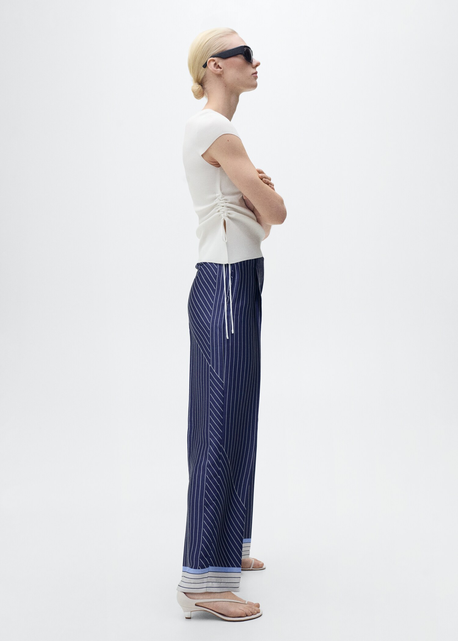 Asymmetrical low knit jersey - General plane