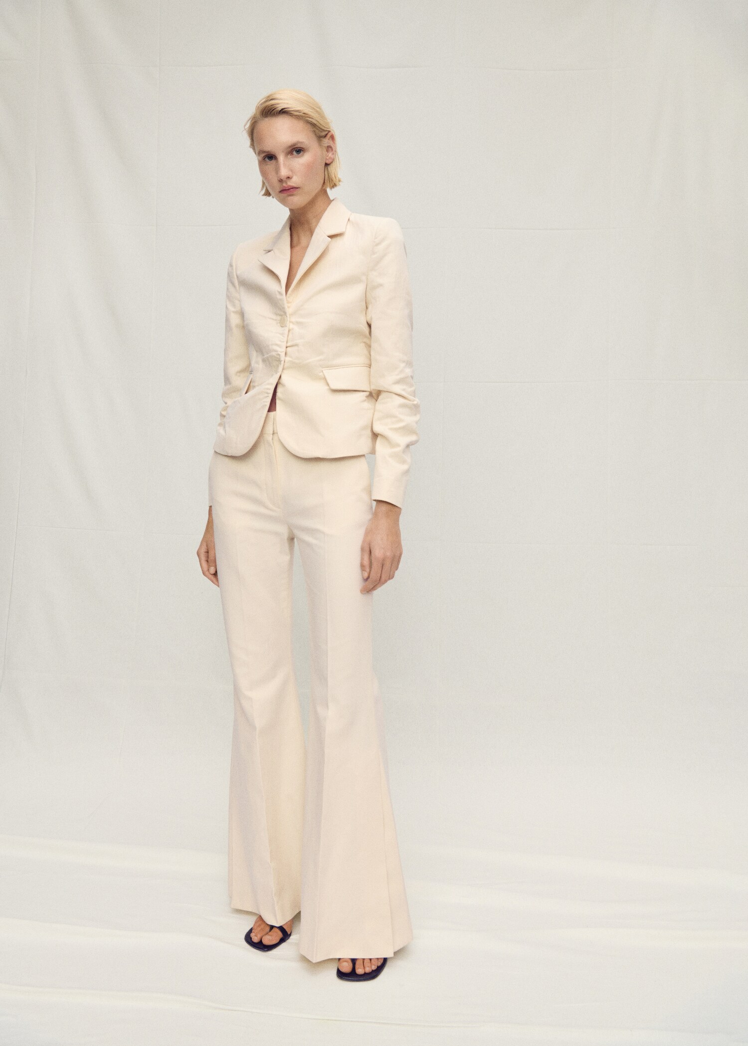 Pantalón traje mezcla lino flare - Plano general