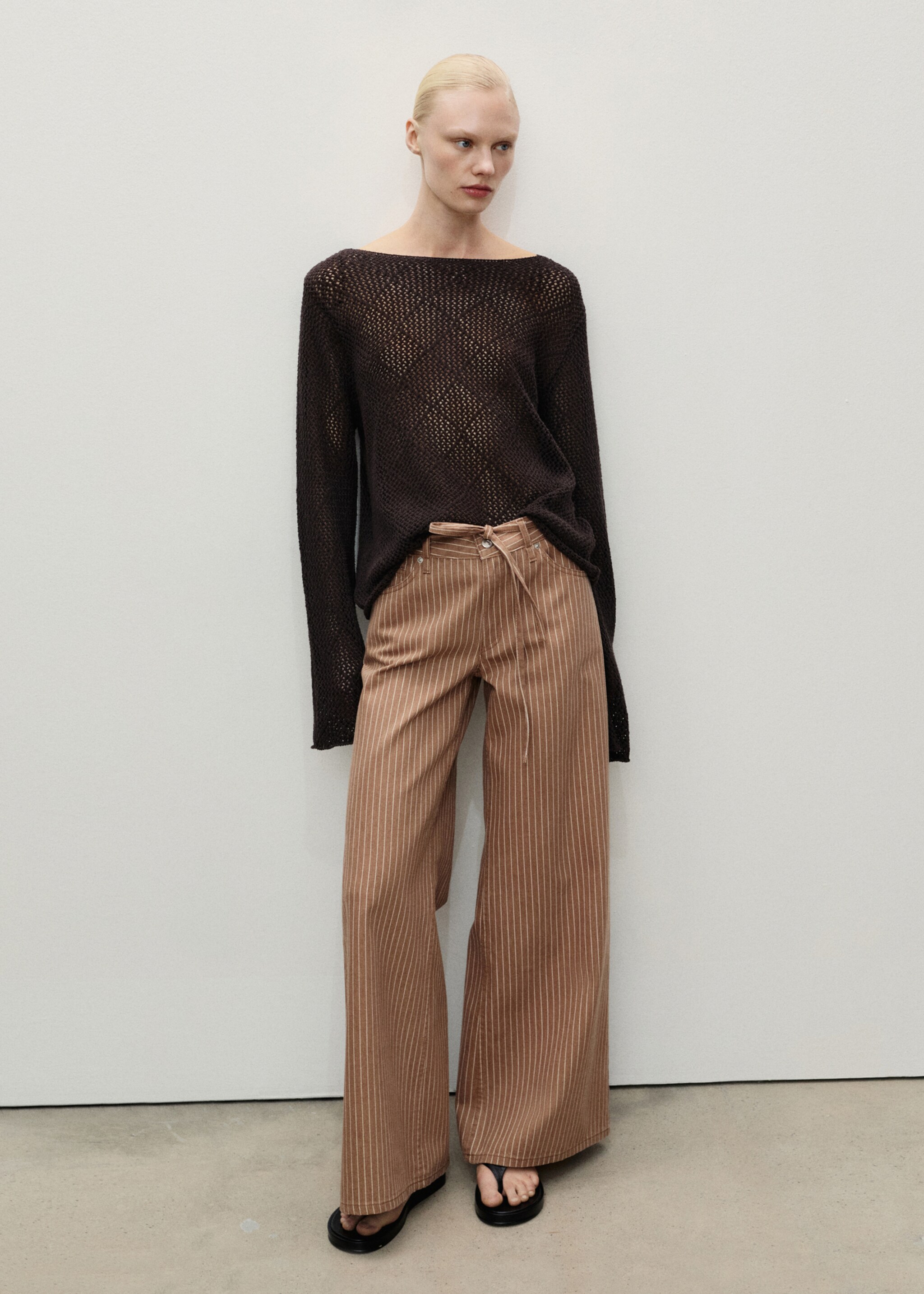 Wide-leg jeans with stripes and belt - General plane