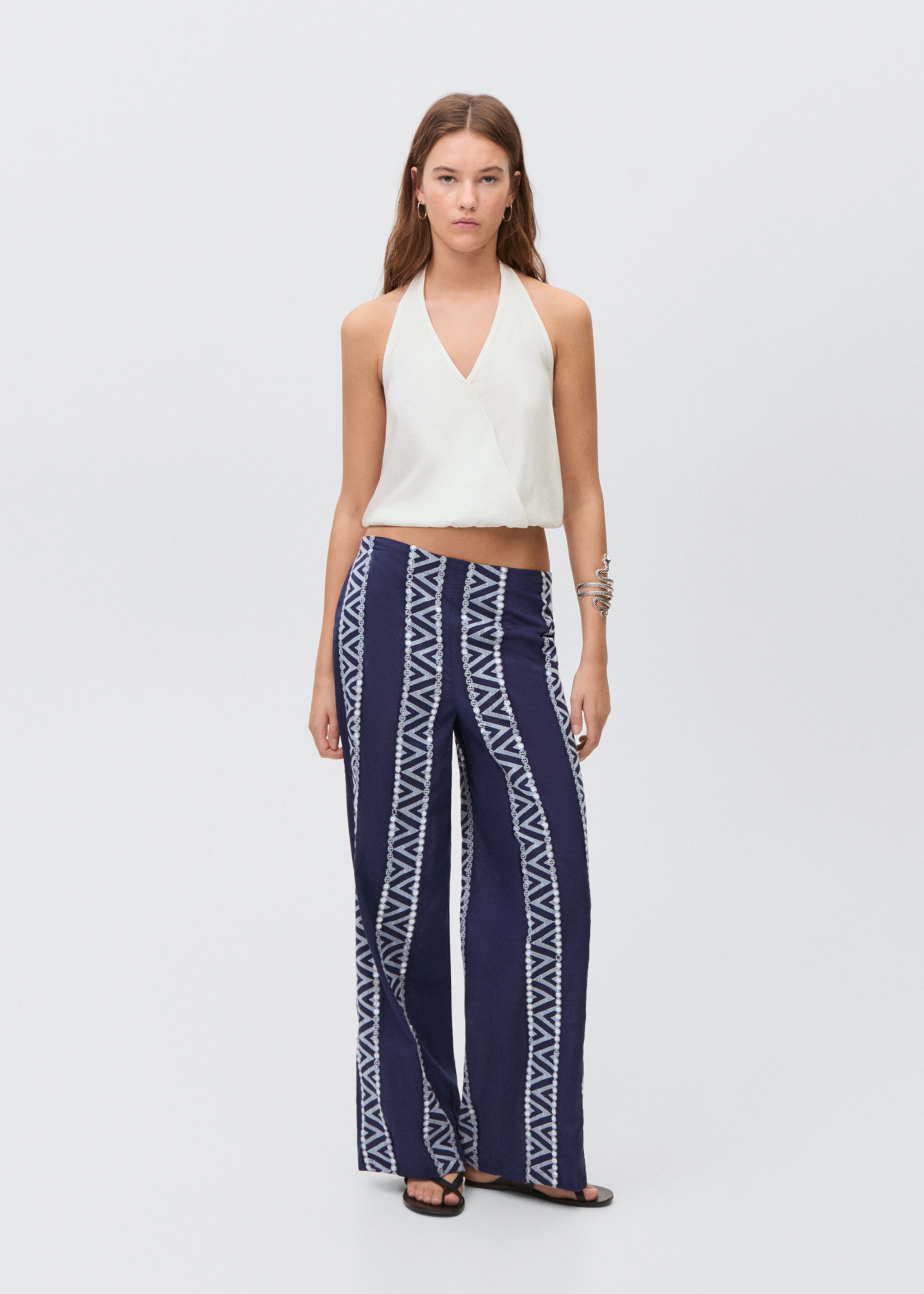 Halter-neck crossover top - General plane