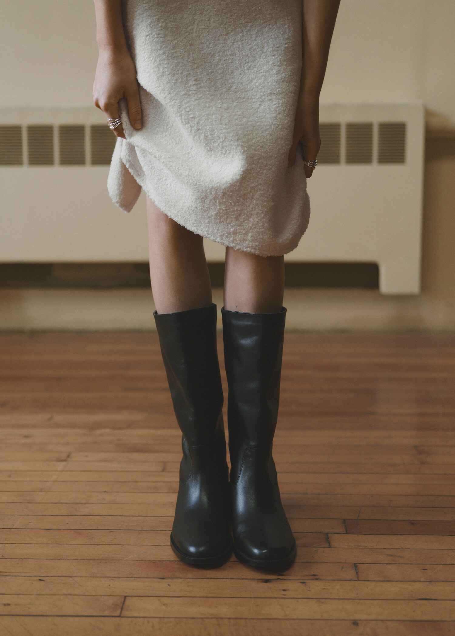 Knee-high leather boots - General plane