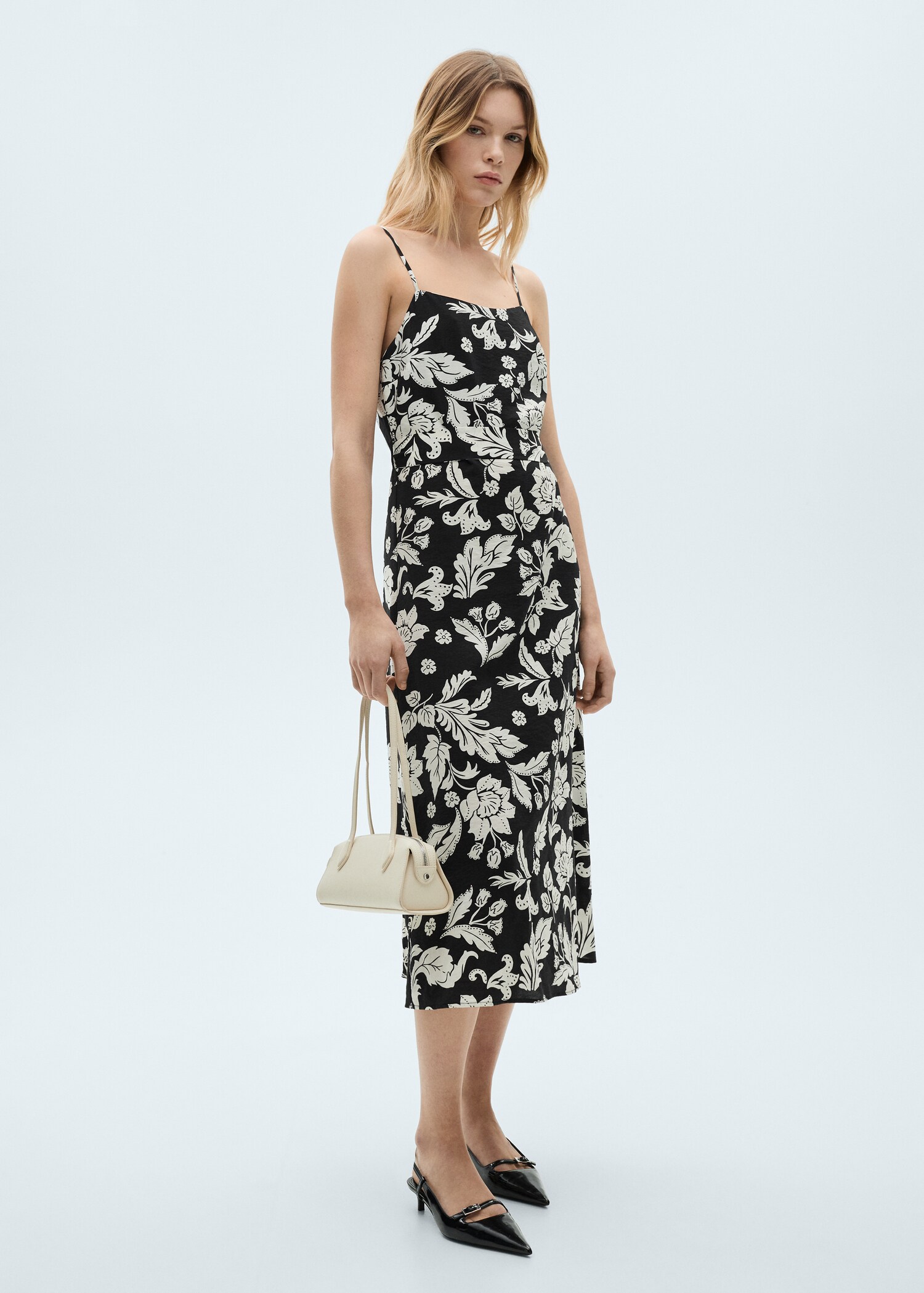 Robe bretelles à fleurs - Plan général