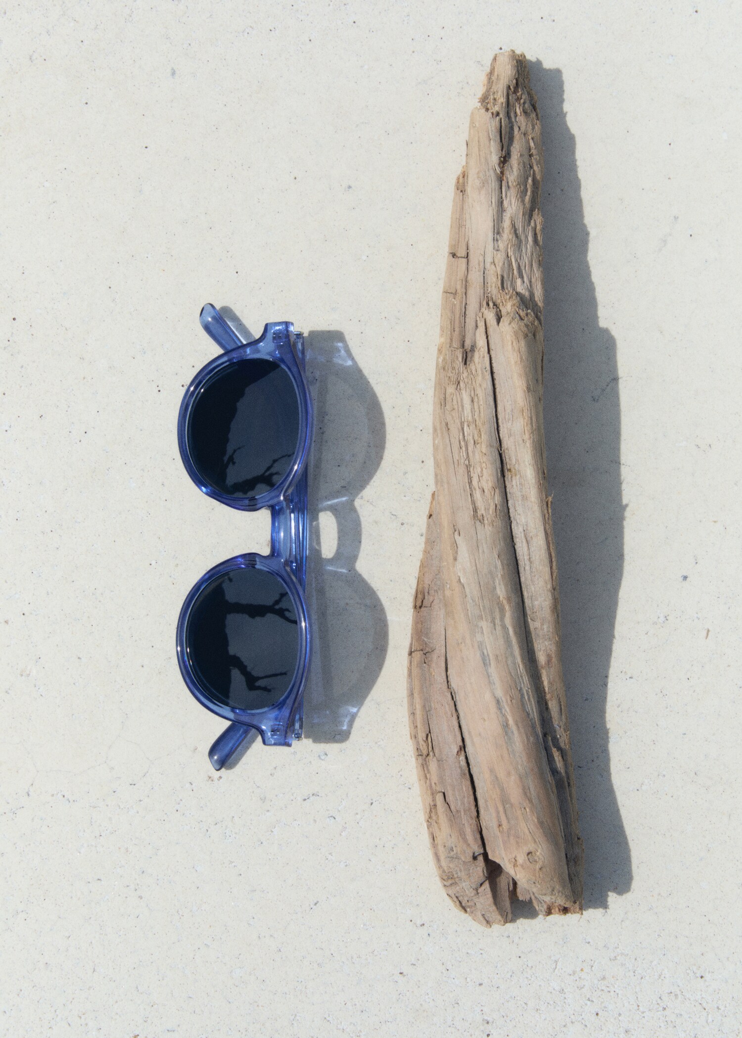 Lunettes de soleil monture ronde - Plan général