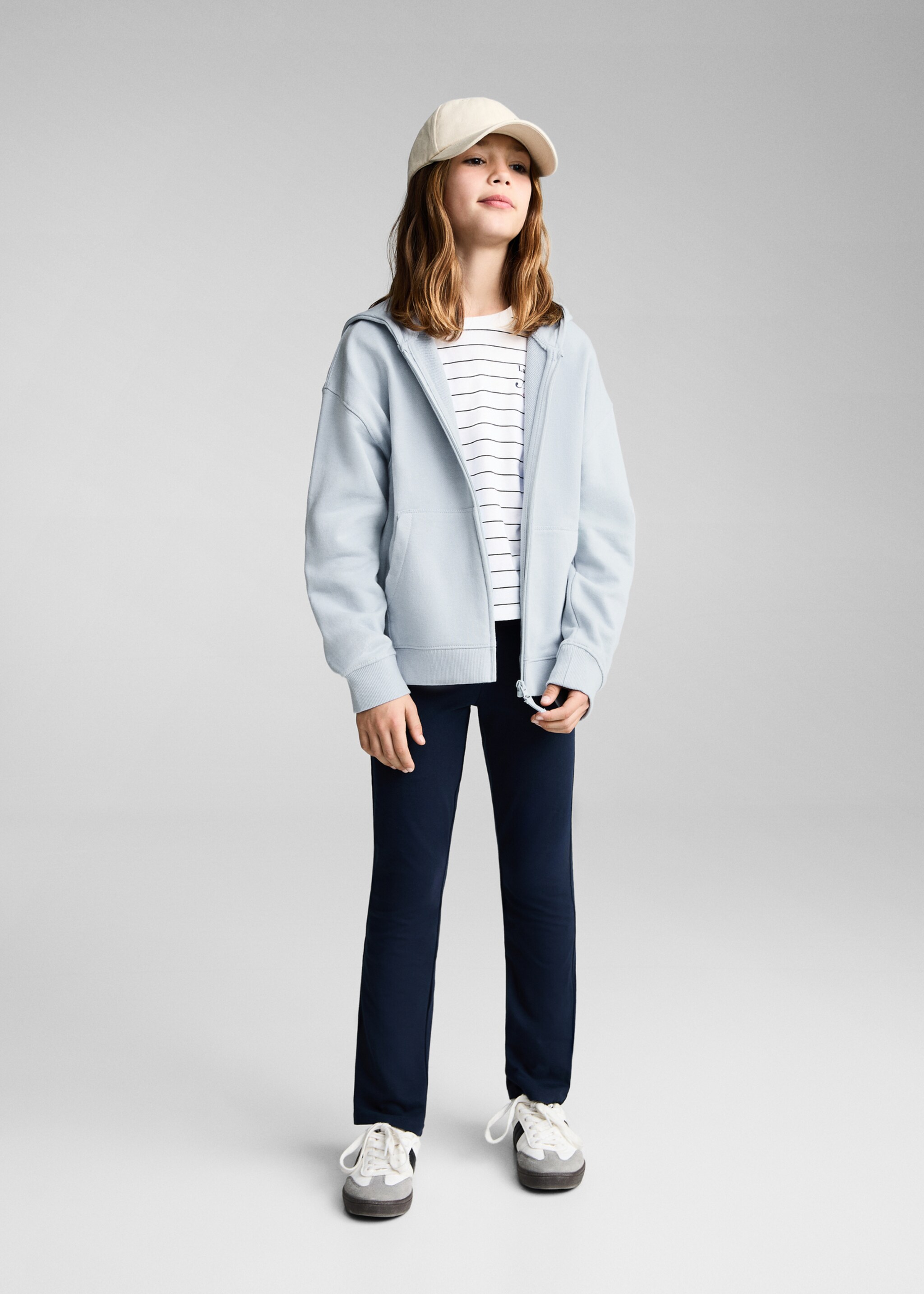 Sudadera abierta capucha - Plano general