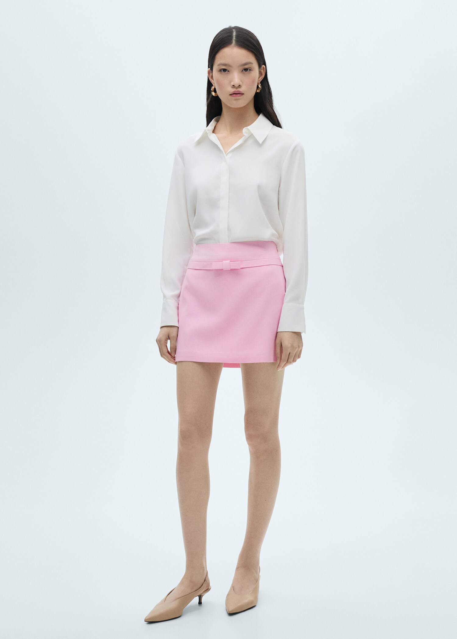 Short skirt with decorative bow - General plane