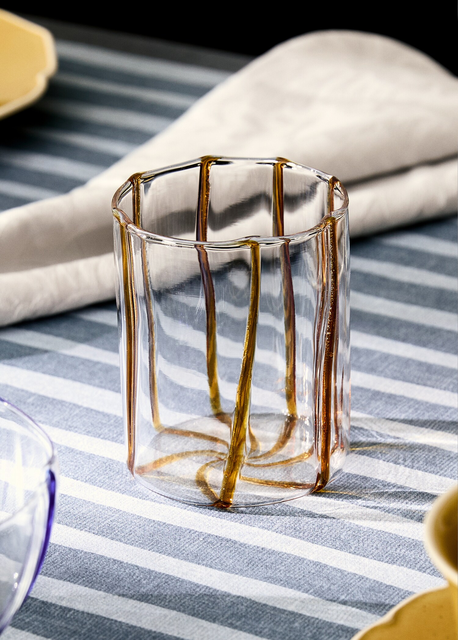 Borosilicate glass with coloured lines - General plane