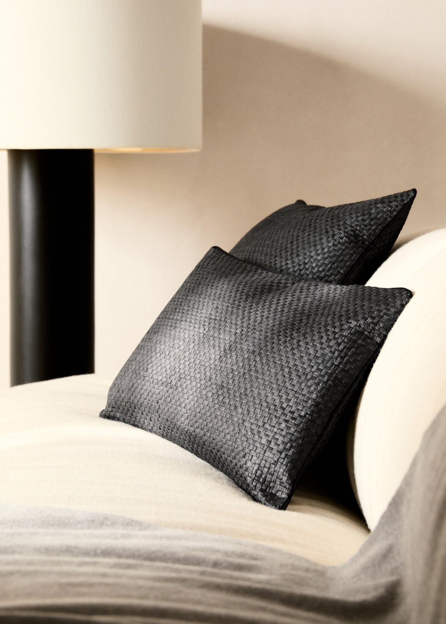 Paper braided cushion cover with trim 30x50 cm - General plane