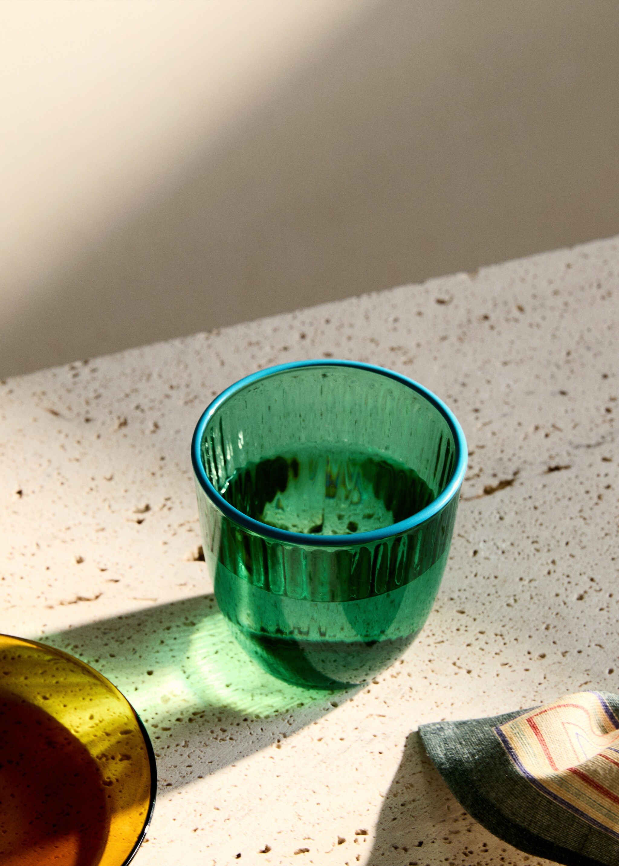 Vaso diseño bicolor textura rayas - Plano general