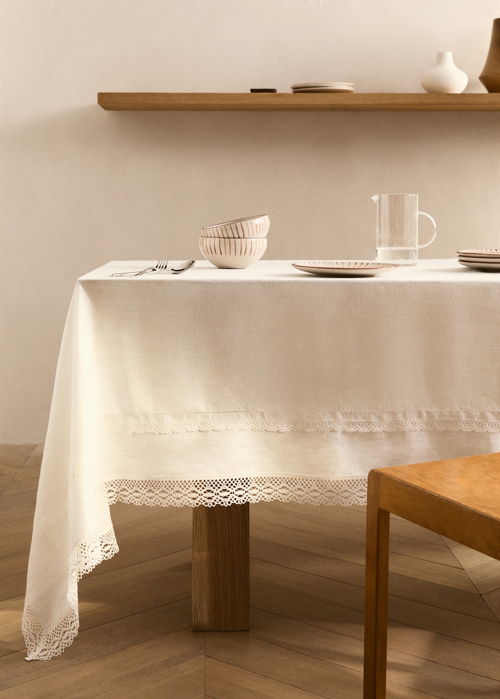 100% linen lace tablecloth for 6 to 8 diners