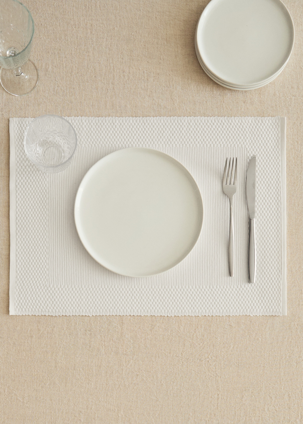 Cotton placemats with geometric pattern