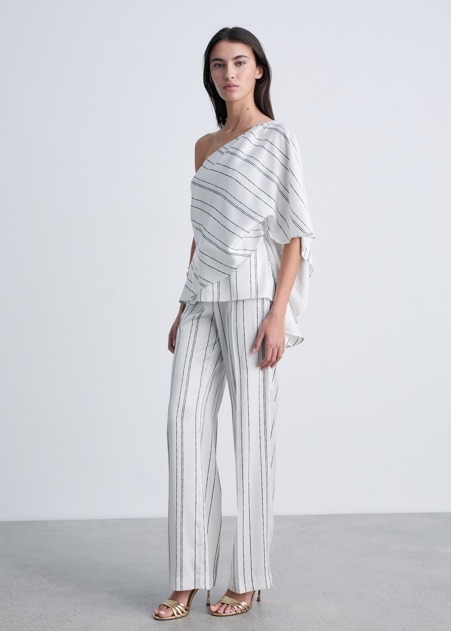 Blusa asimmetrica righe - Piano generale