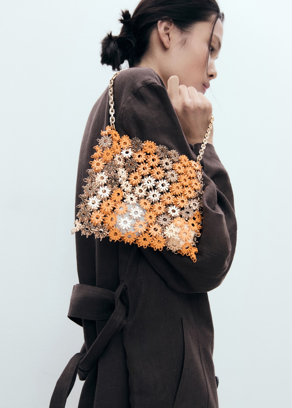 Bolso hombro flores metálicas