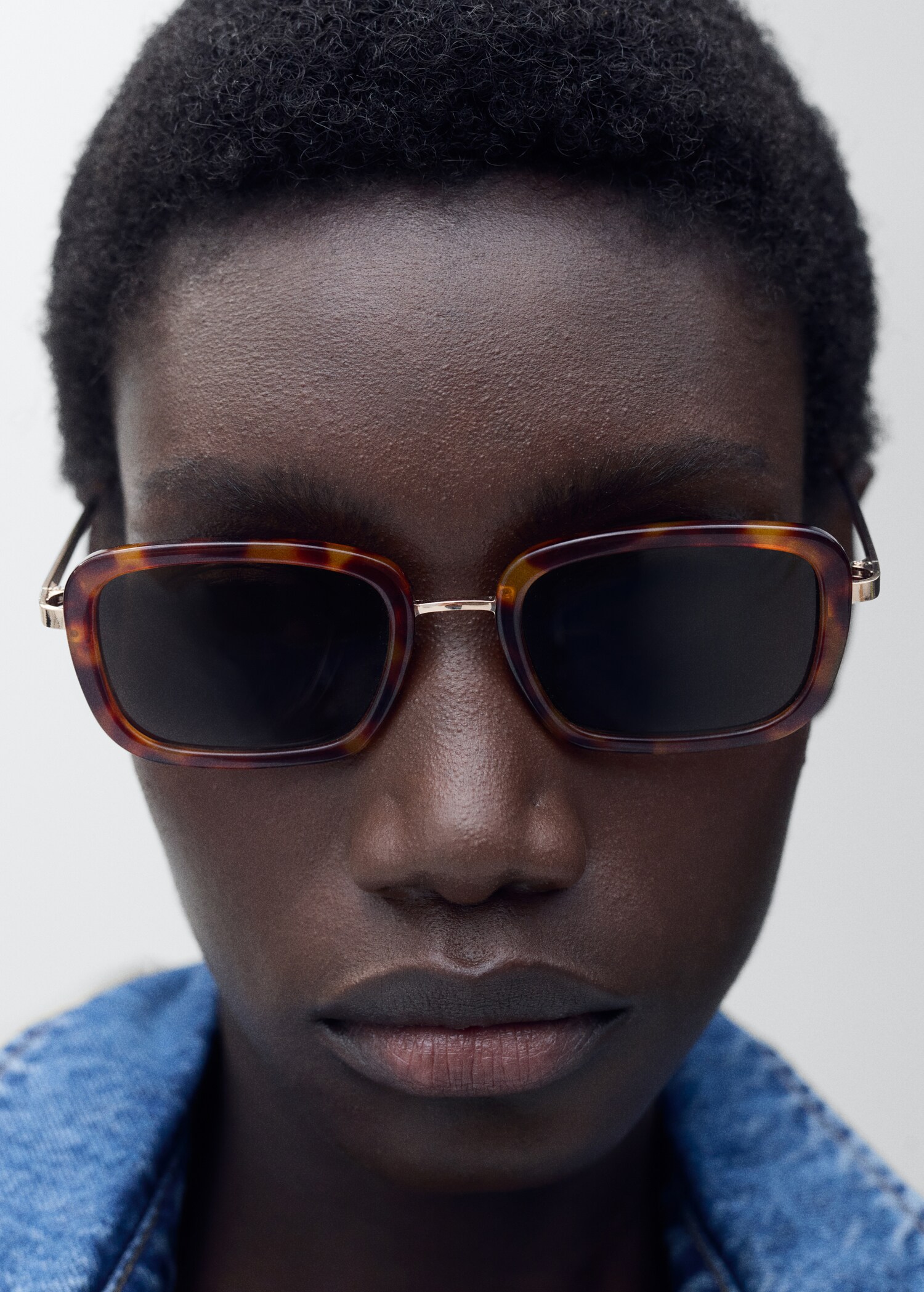 Lunettes de soleil monture combinée - Plan général