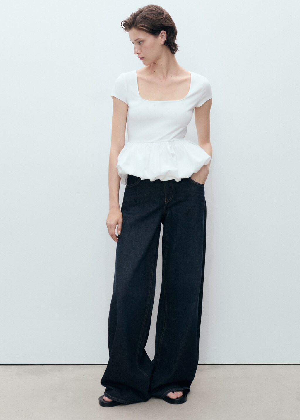 Short-sleeved ruffled top - image 2