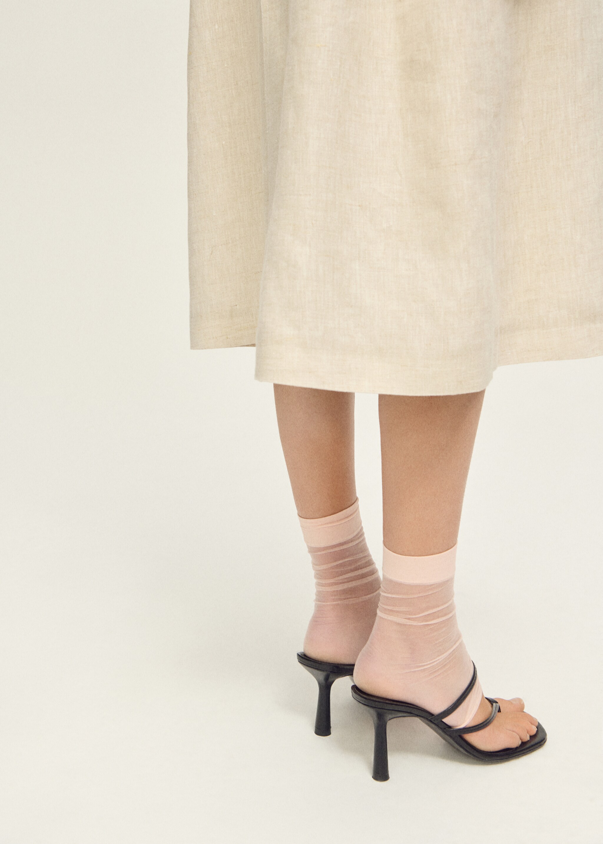 Thin veiled socks with opening - General plane