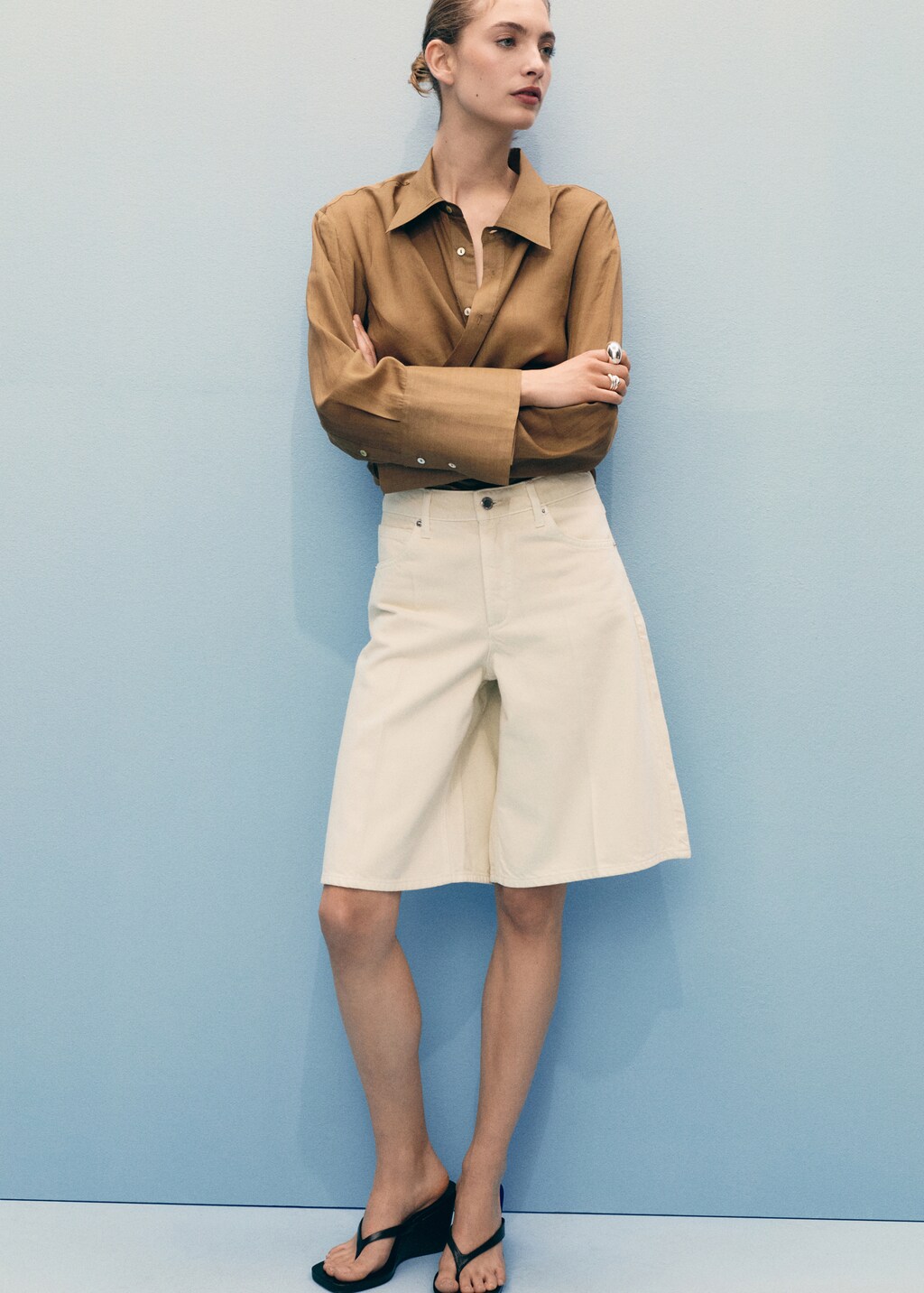 High-waisted denim bermuda jorts - image 2