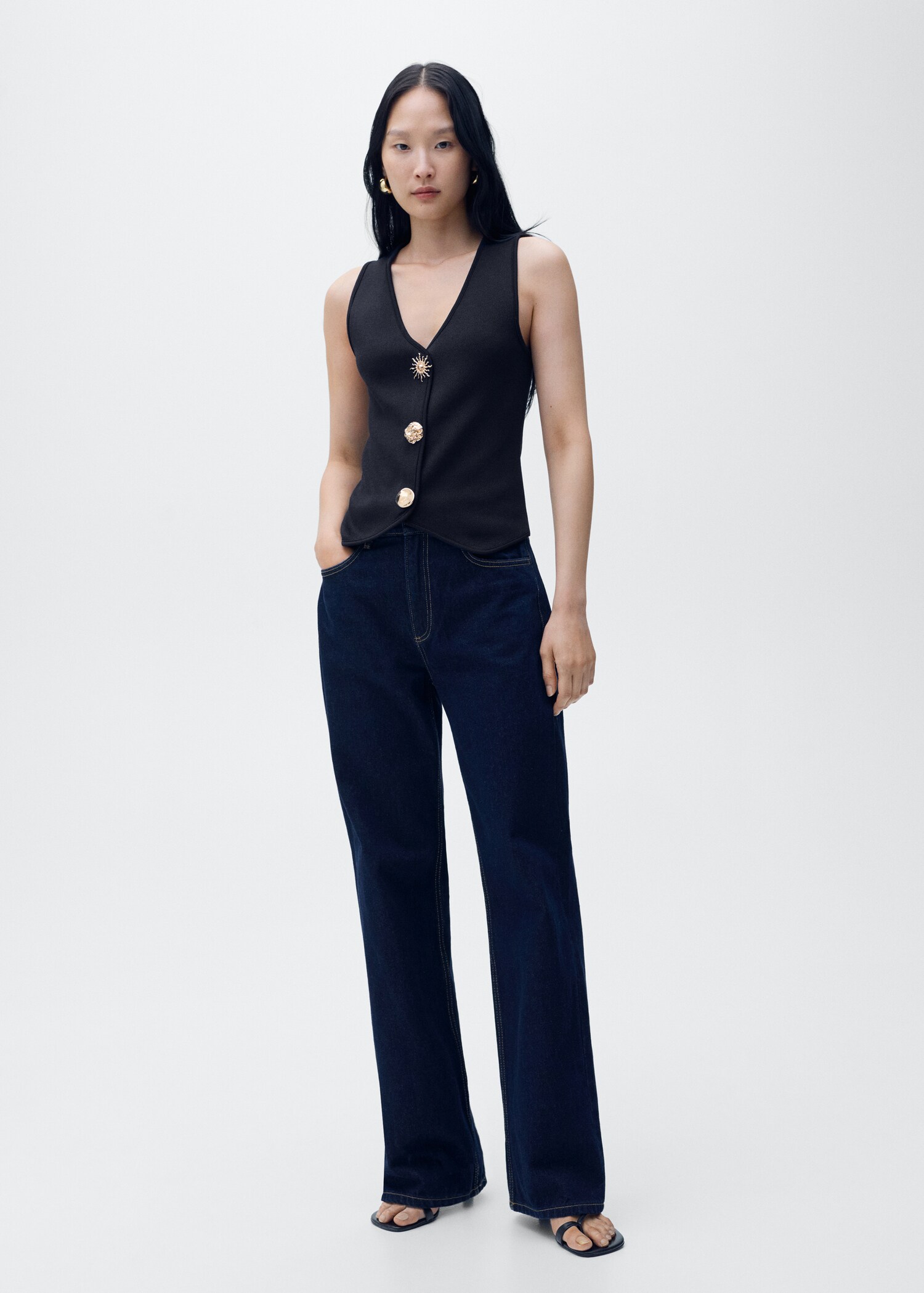 Knitted waistcoat with jewel buttons - General plane