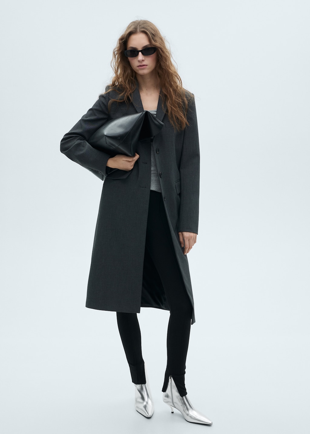 Metallic-effect pointed-toe boots