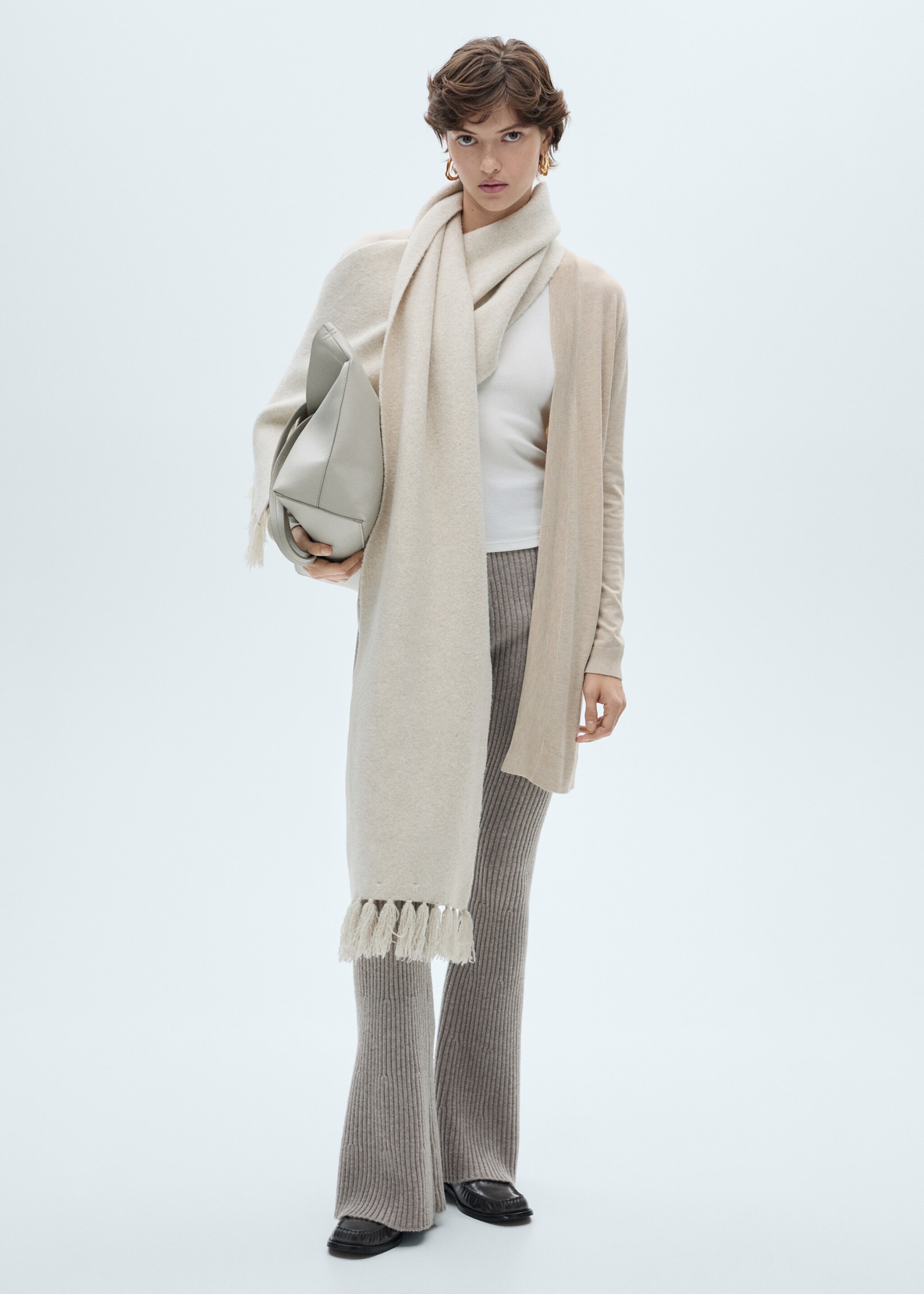Fine-knit cardigan - General plane