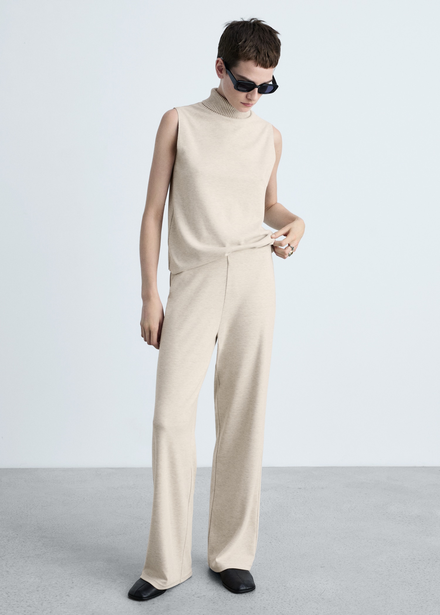 Pantaloni wide leg din tricot subțire - Plan general