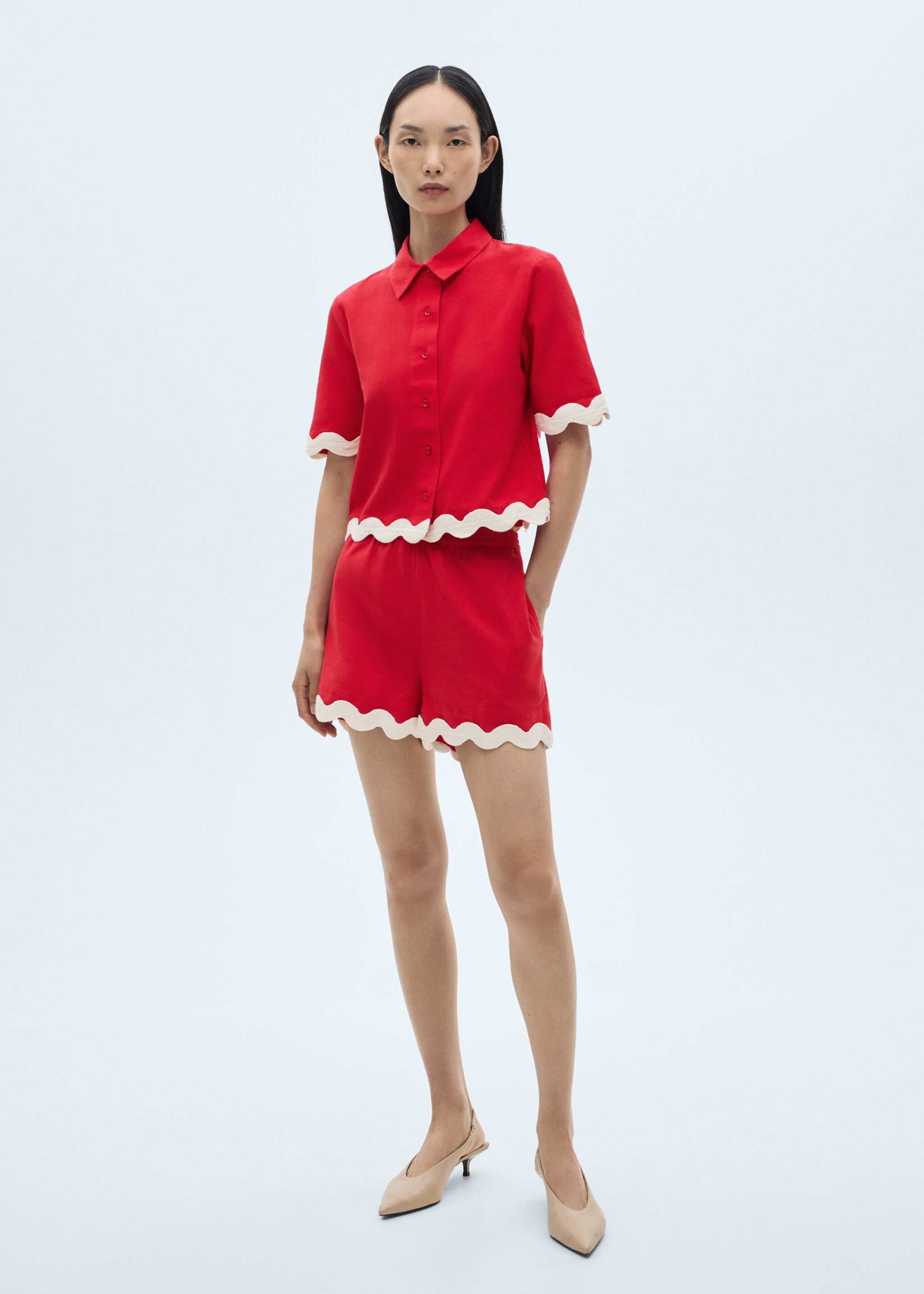Cotton shorts with contrasting trim - General plane
