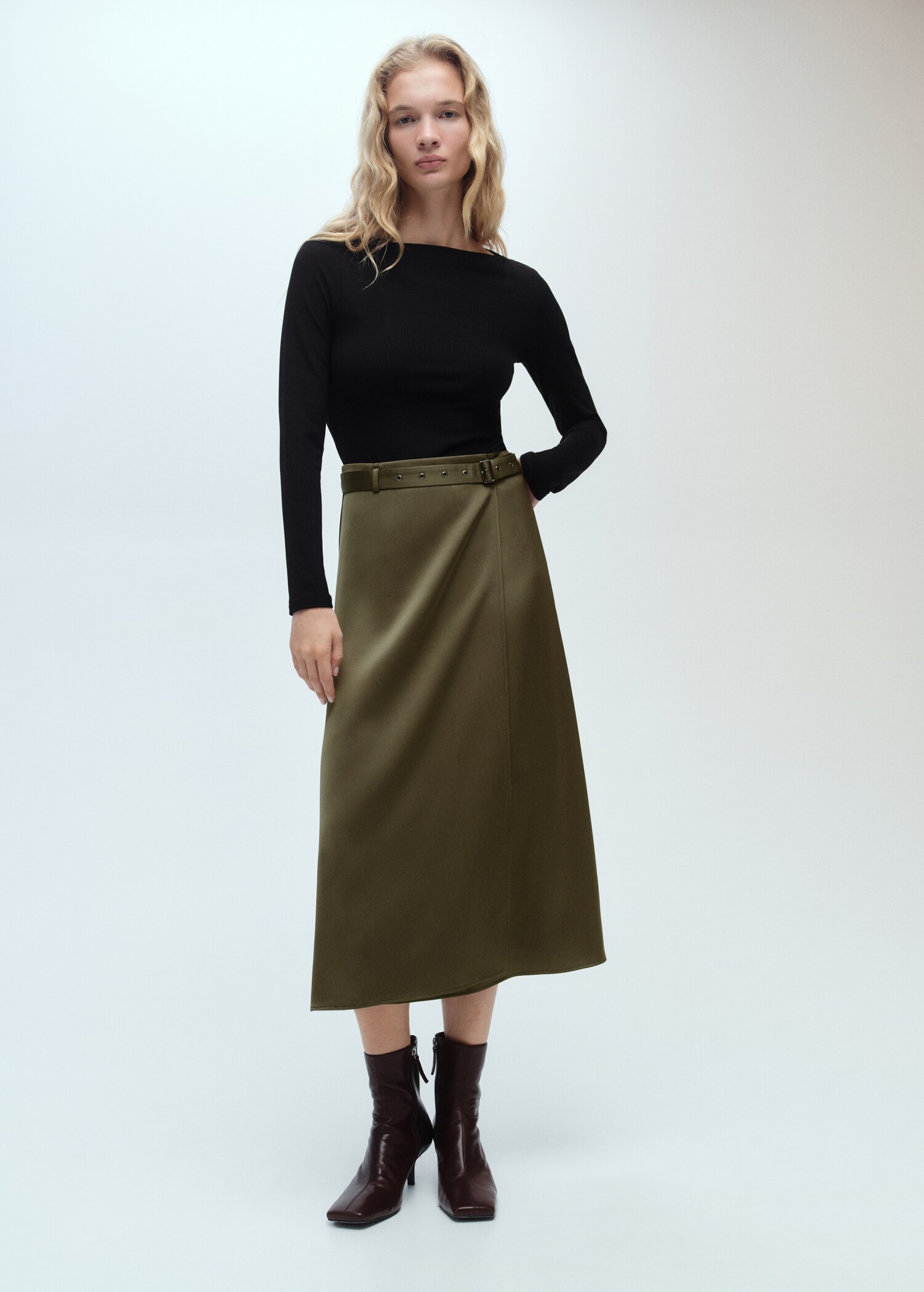 Combined woven dress with belt - General plane