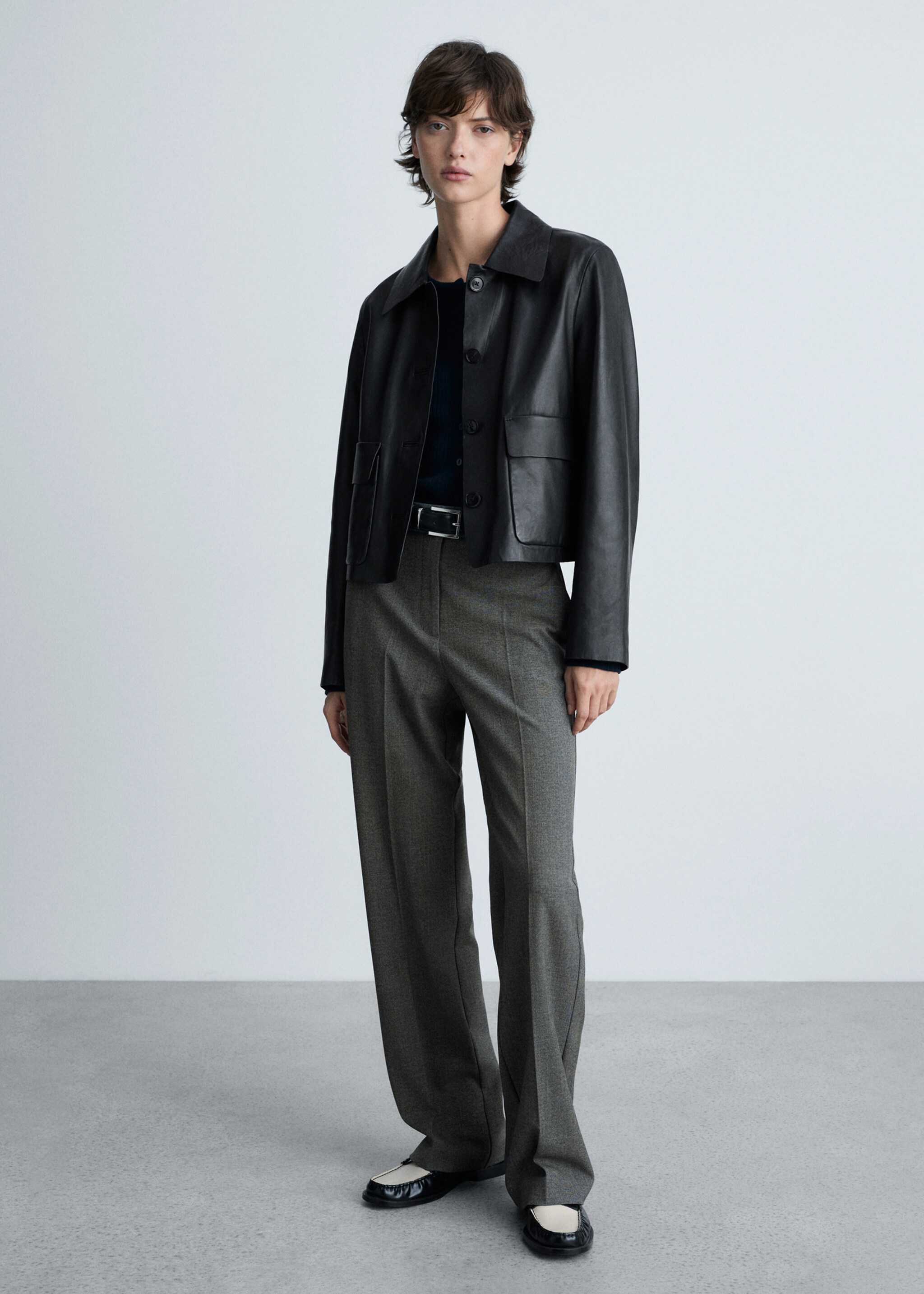 Straight mid-rise trousers - General plane