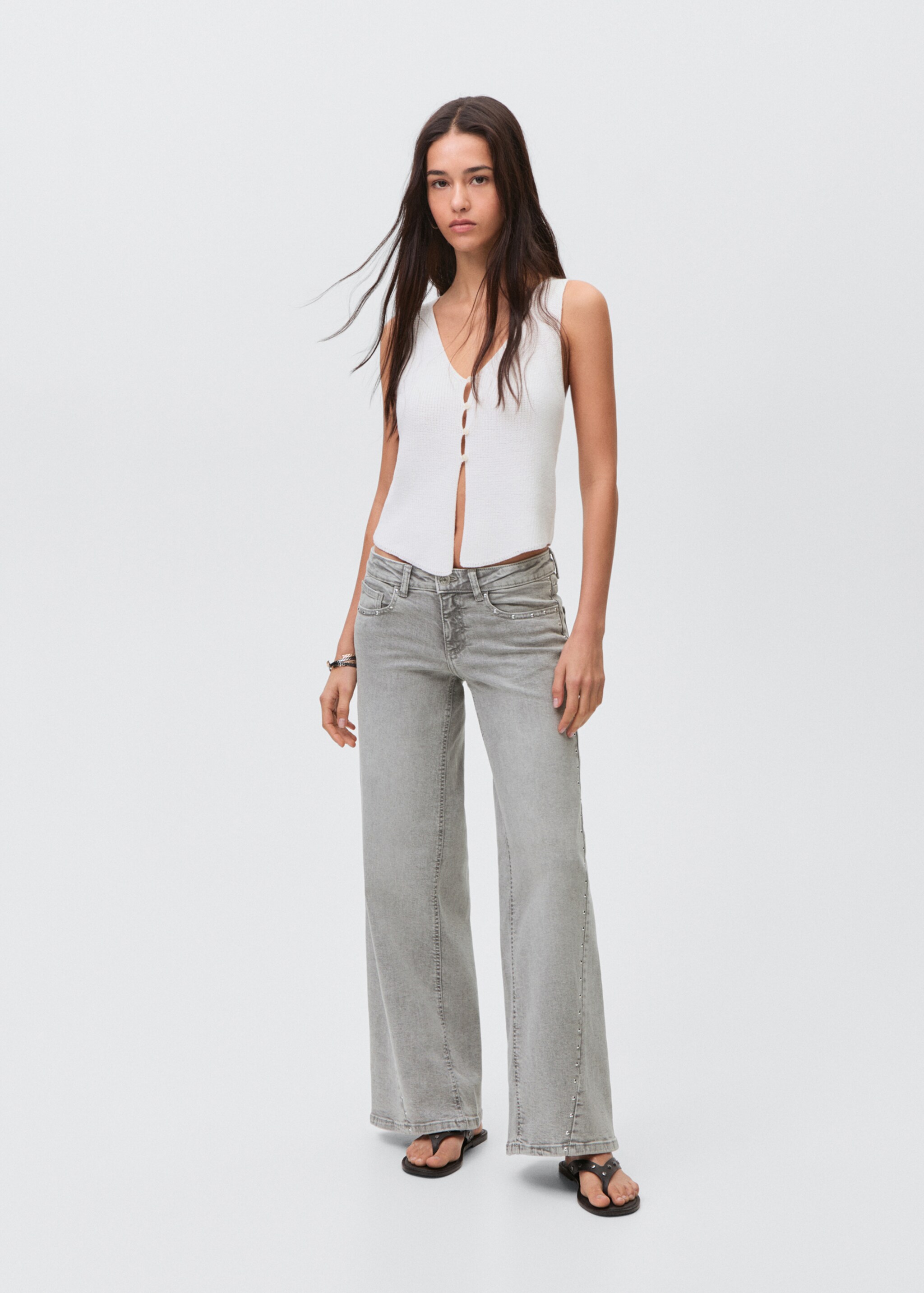 Low-waist jeans met studs - Overzichtstekening