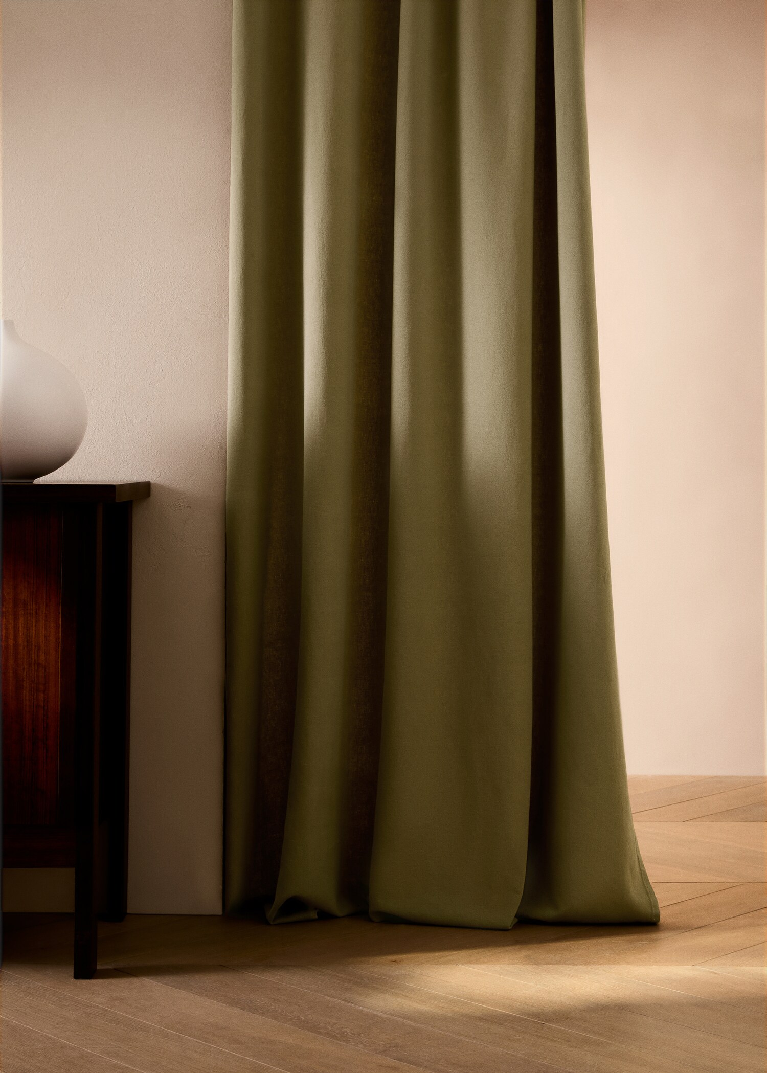Washed-effect linen curtain - General plane