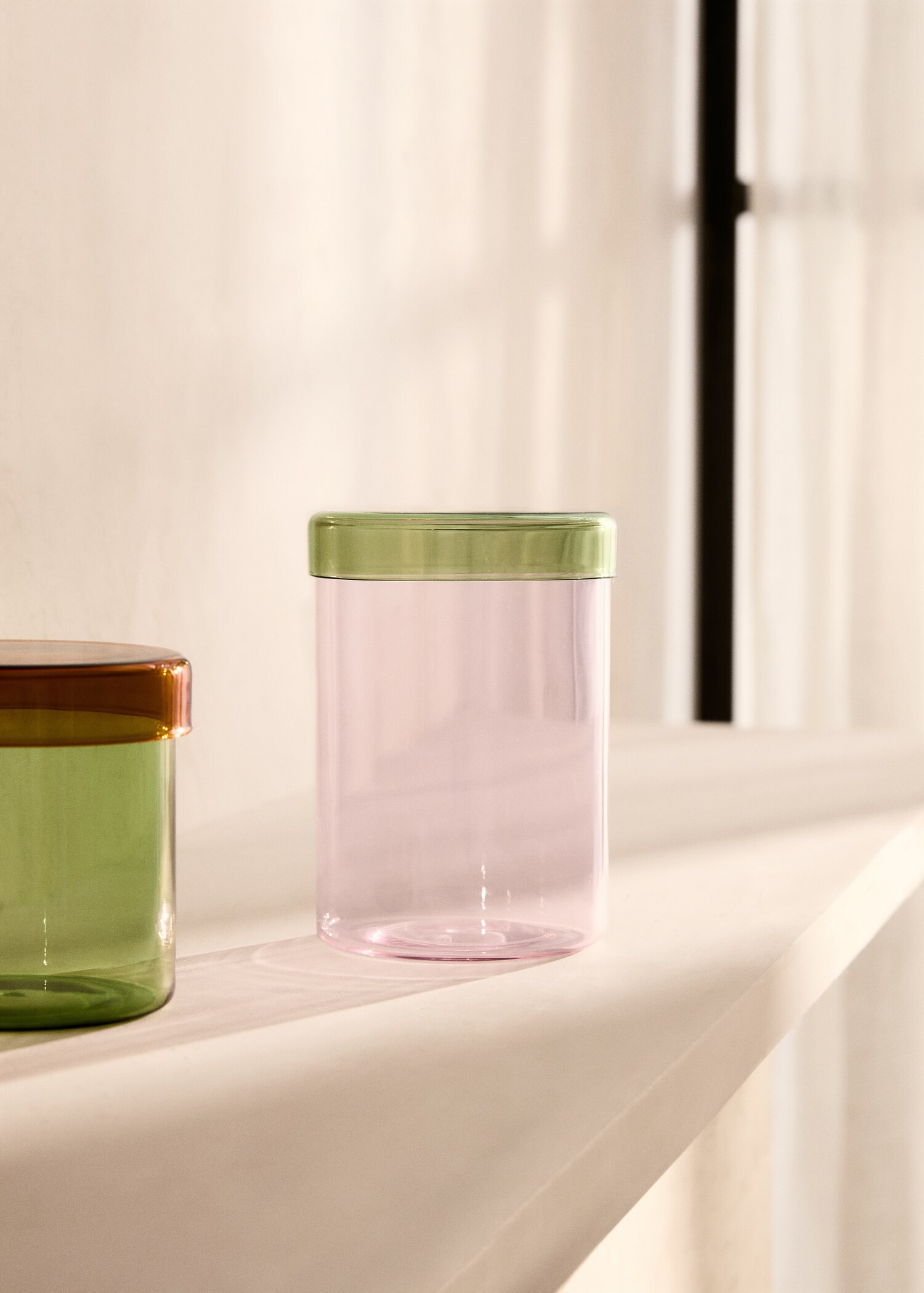 Bote tapa borosilicato bicolor mediano - Plano general