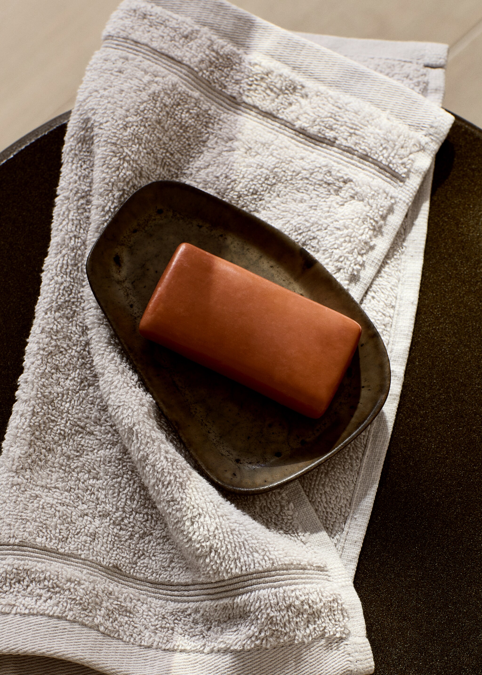 Earthenware soap dish - General plane