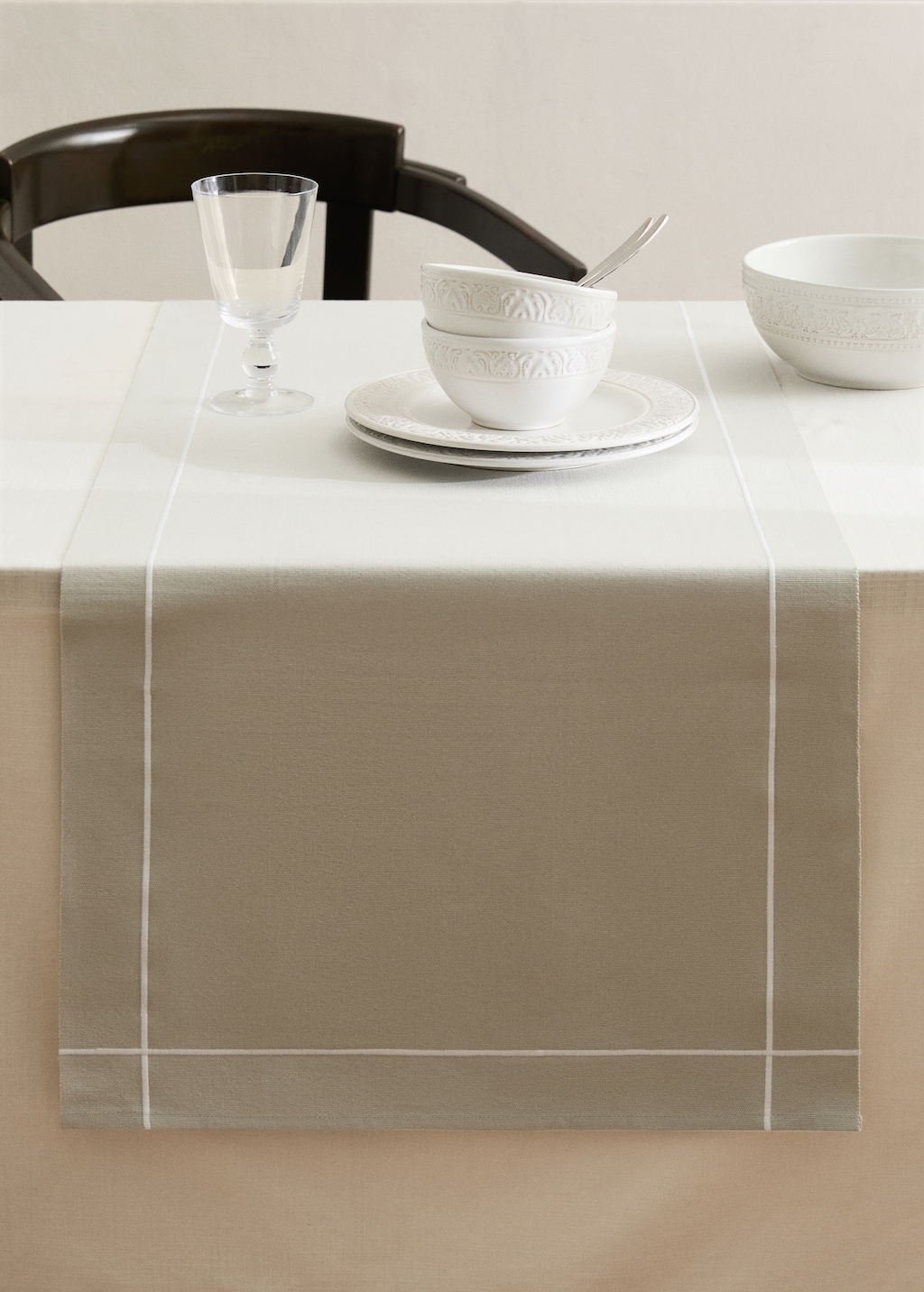 Cotton embroidered table runner with scalloped detail