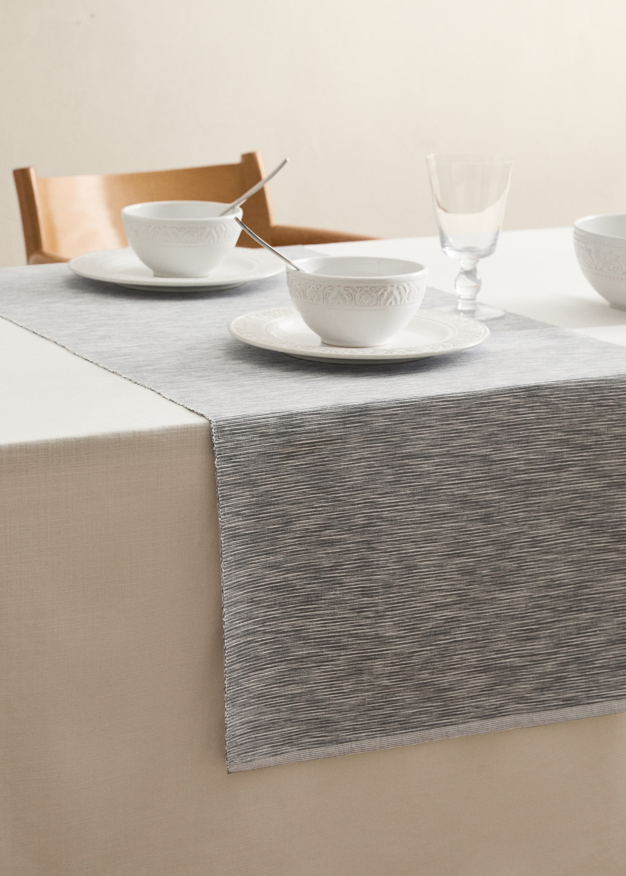 Cotton yarn-dyed melange table runner - General plane, Light/Pastel Grey. Ref: 87082978-00.