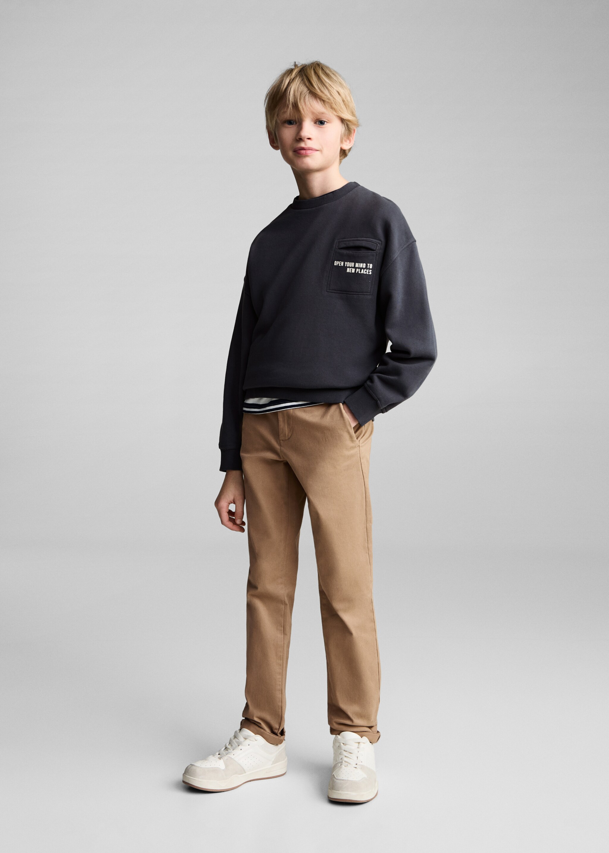 Sweatshirt i bomull med ficka - Allmän bild