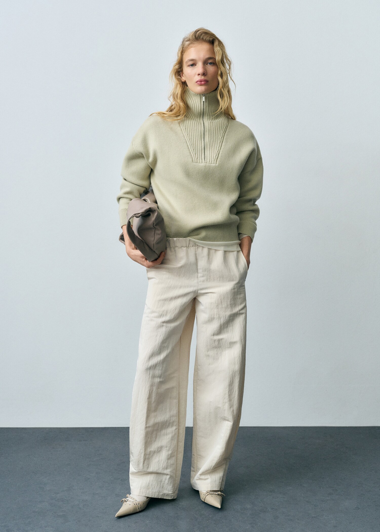 Wool-blend sweater with zip - General plane